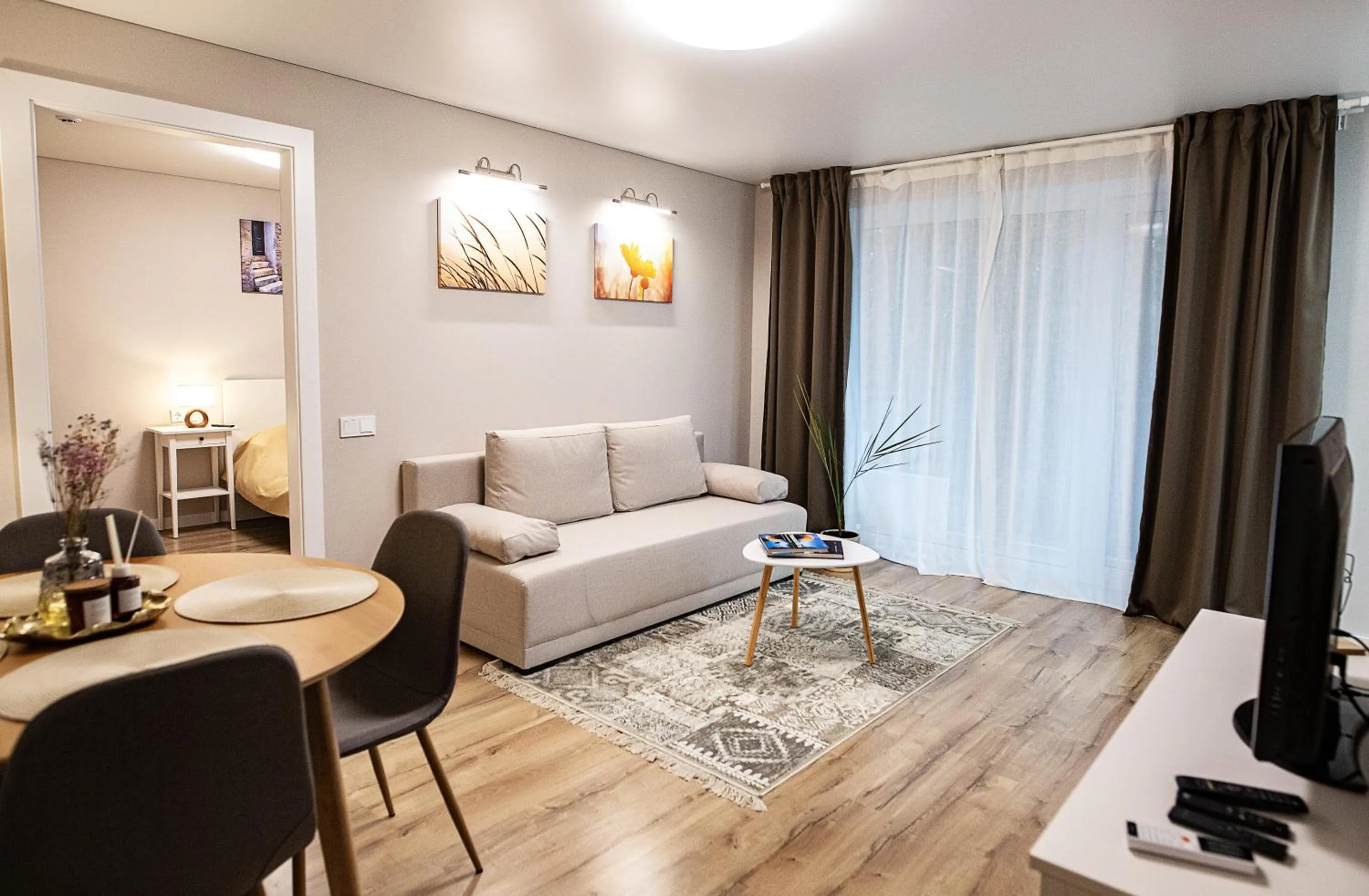 Šviesus ir jaukus butas Šiaulių centre puiki vieta poilsiui