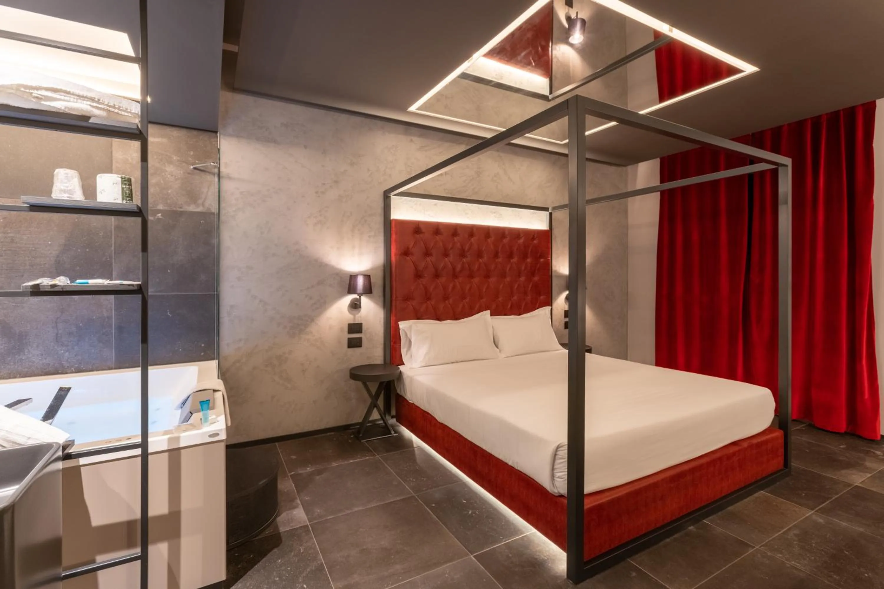 Bed in Motel Hotel Charlie