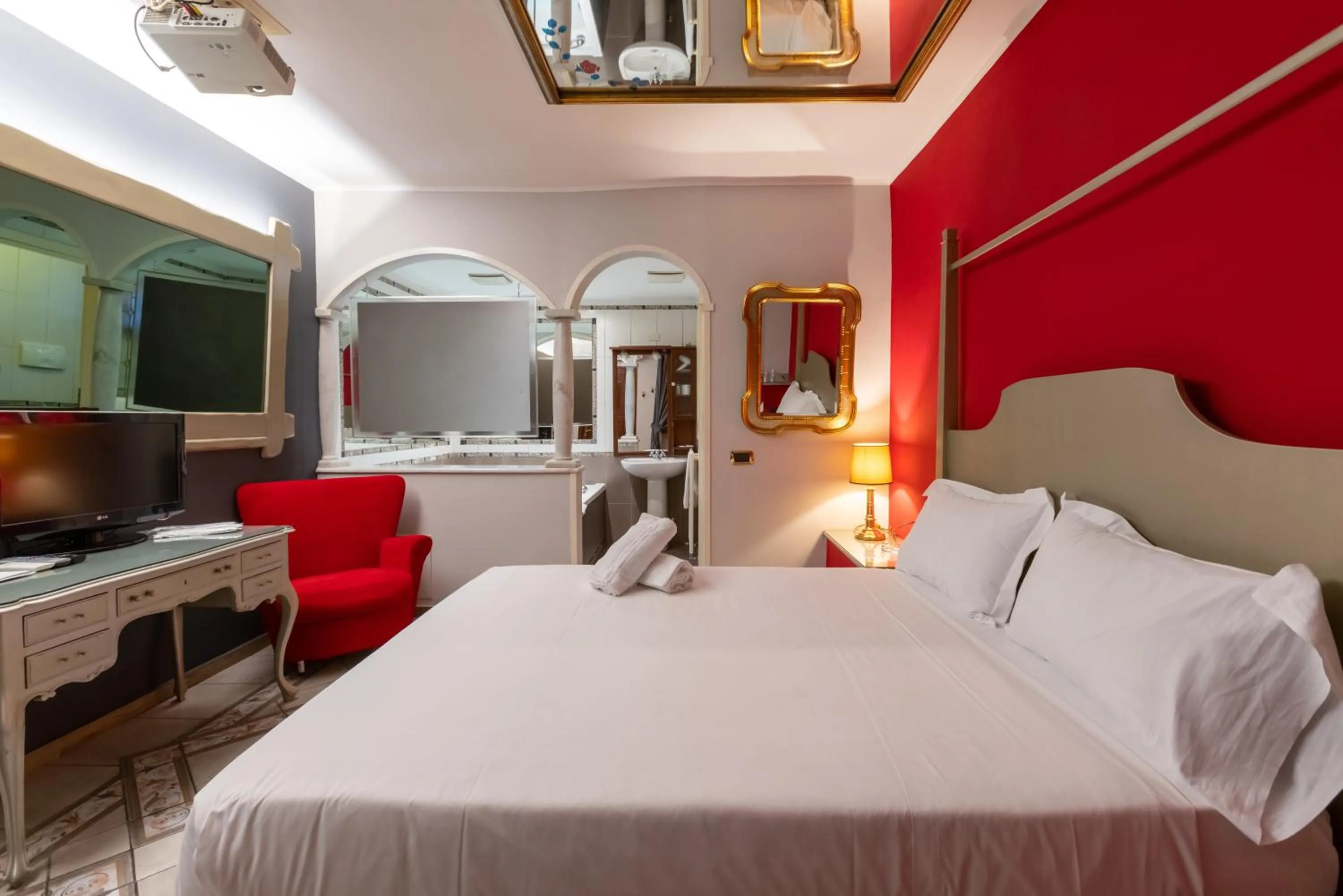 Bed in Motel Hotel Charlie