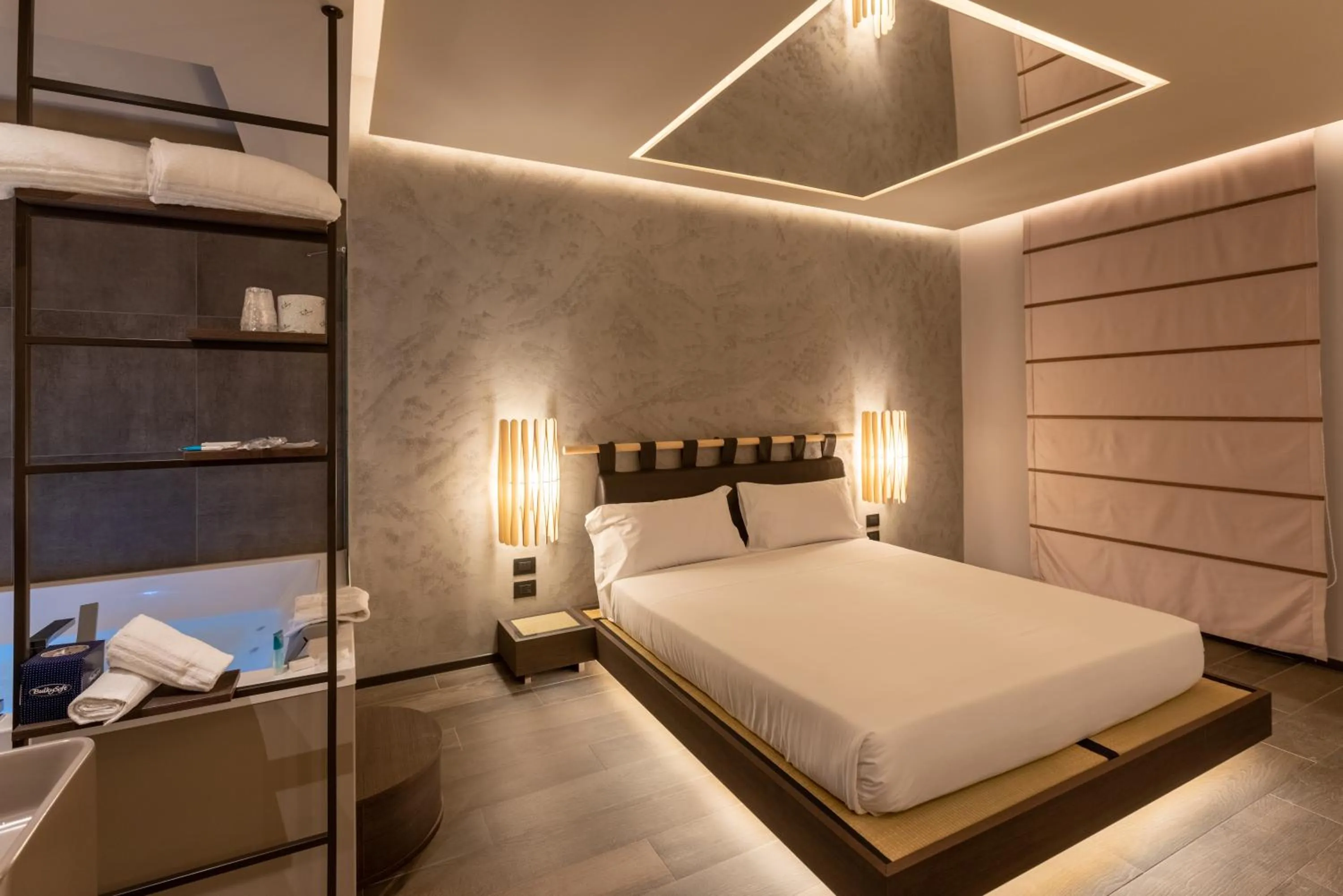 Bed in Motel Hotel Charlie