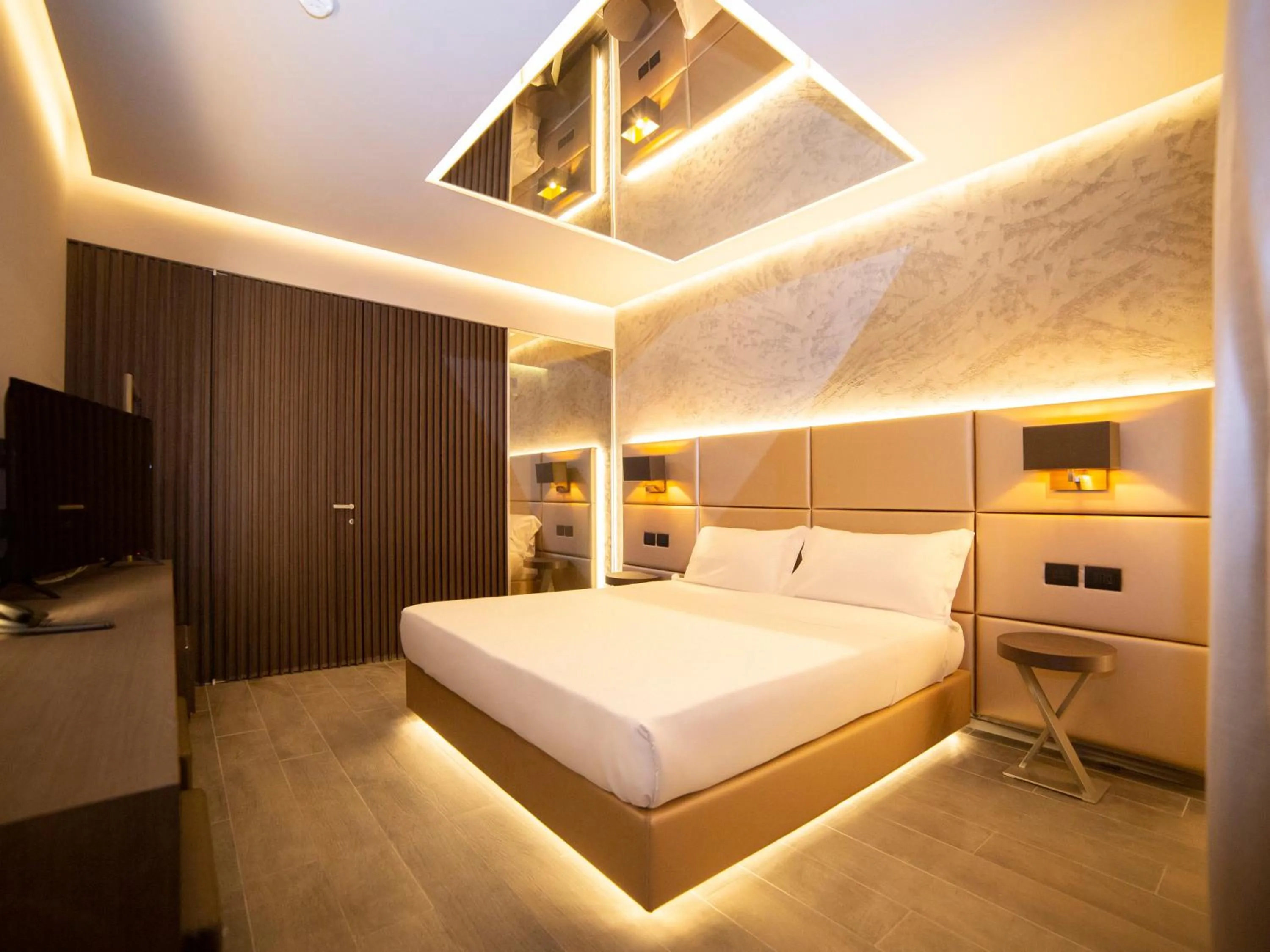 Deluxe Double Room with Shower - single occupancy in Motel Hotel Charlie