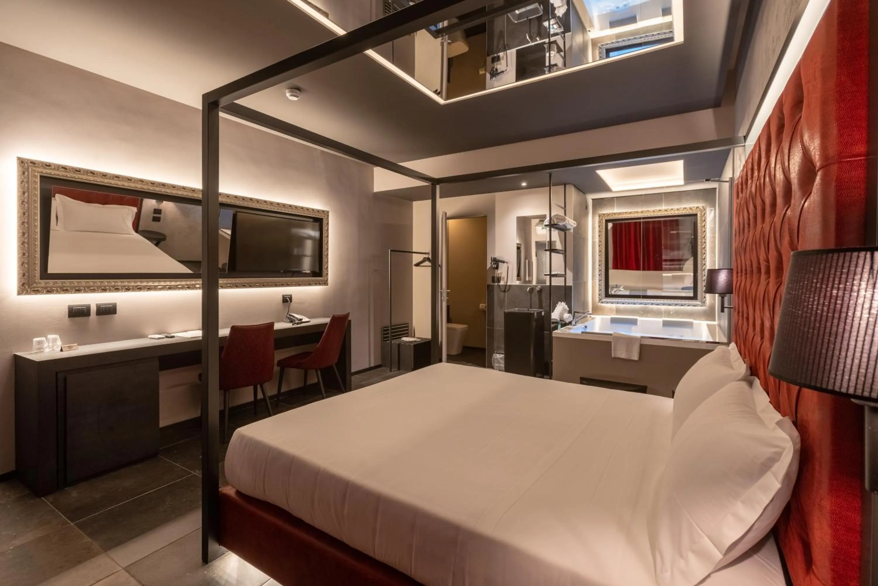 Bed in Motel Hotel Charlie