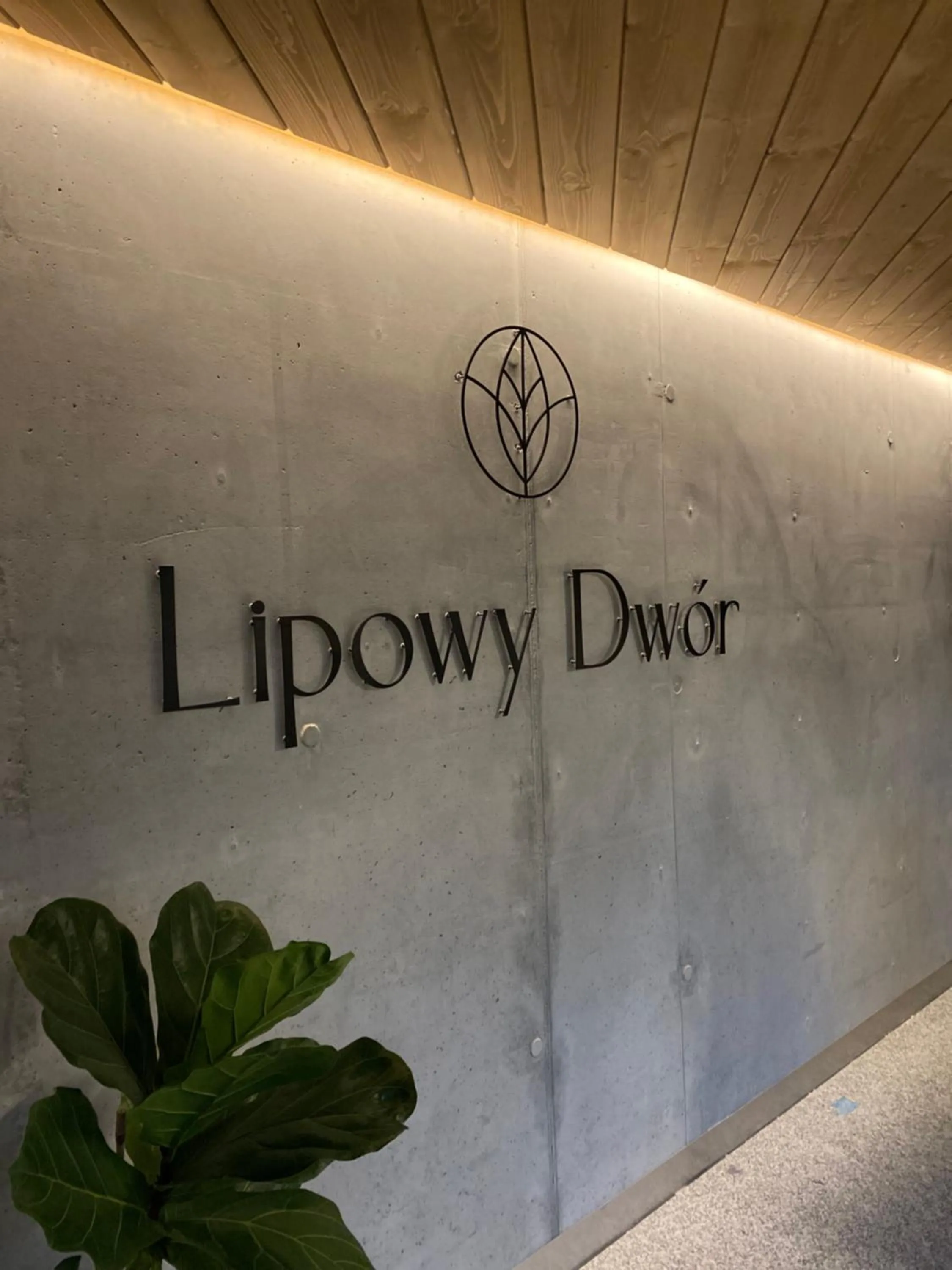 Property logo or sign in Lipowy Dwór