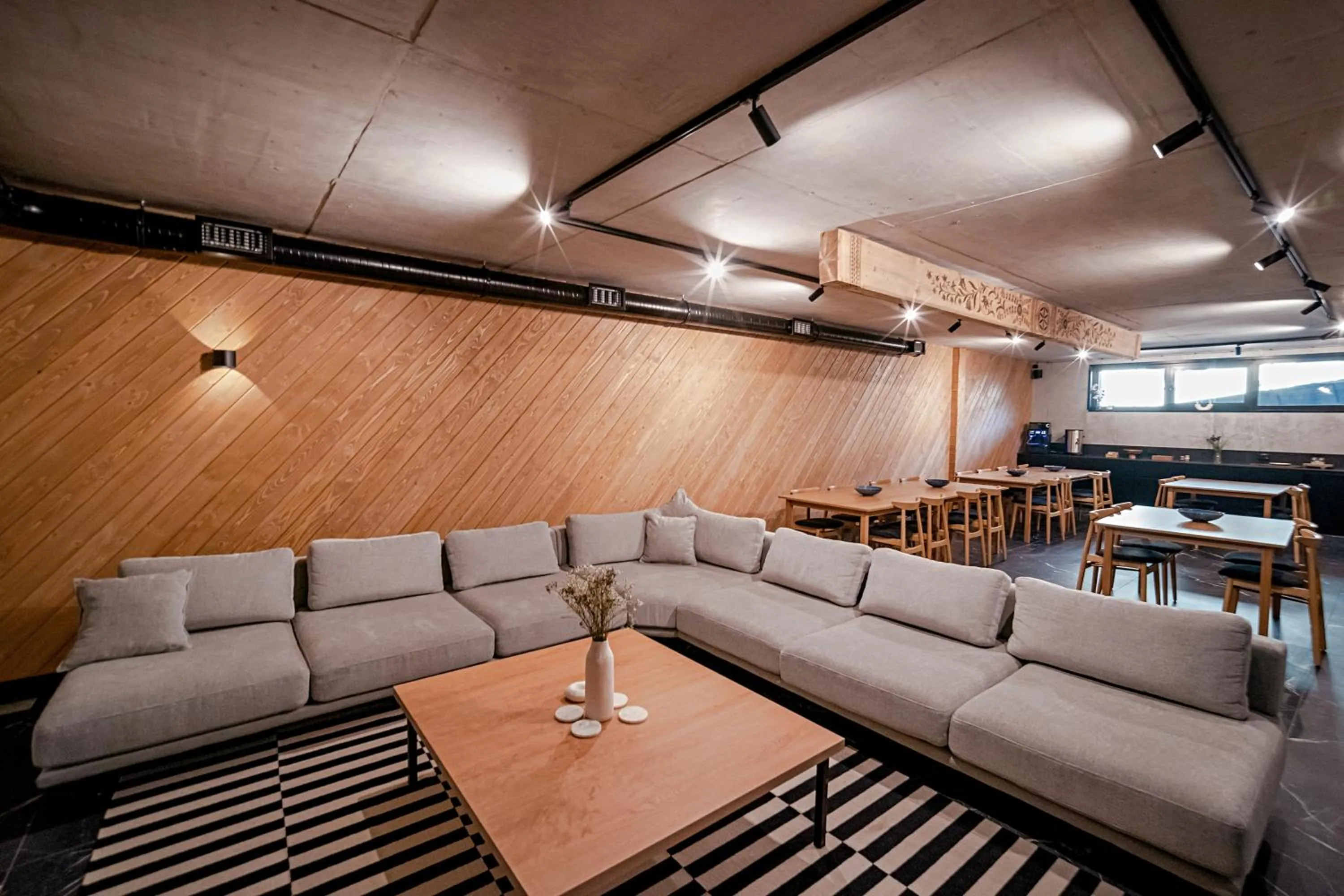 Communal lounge/ TV room in Lipowy Dwór