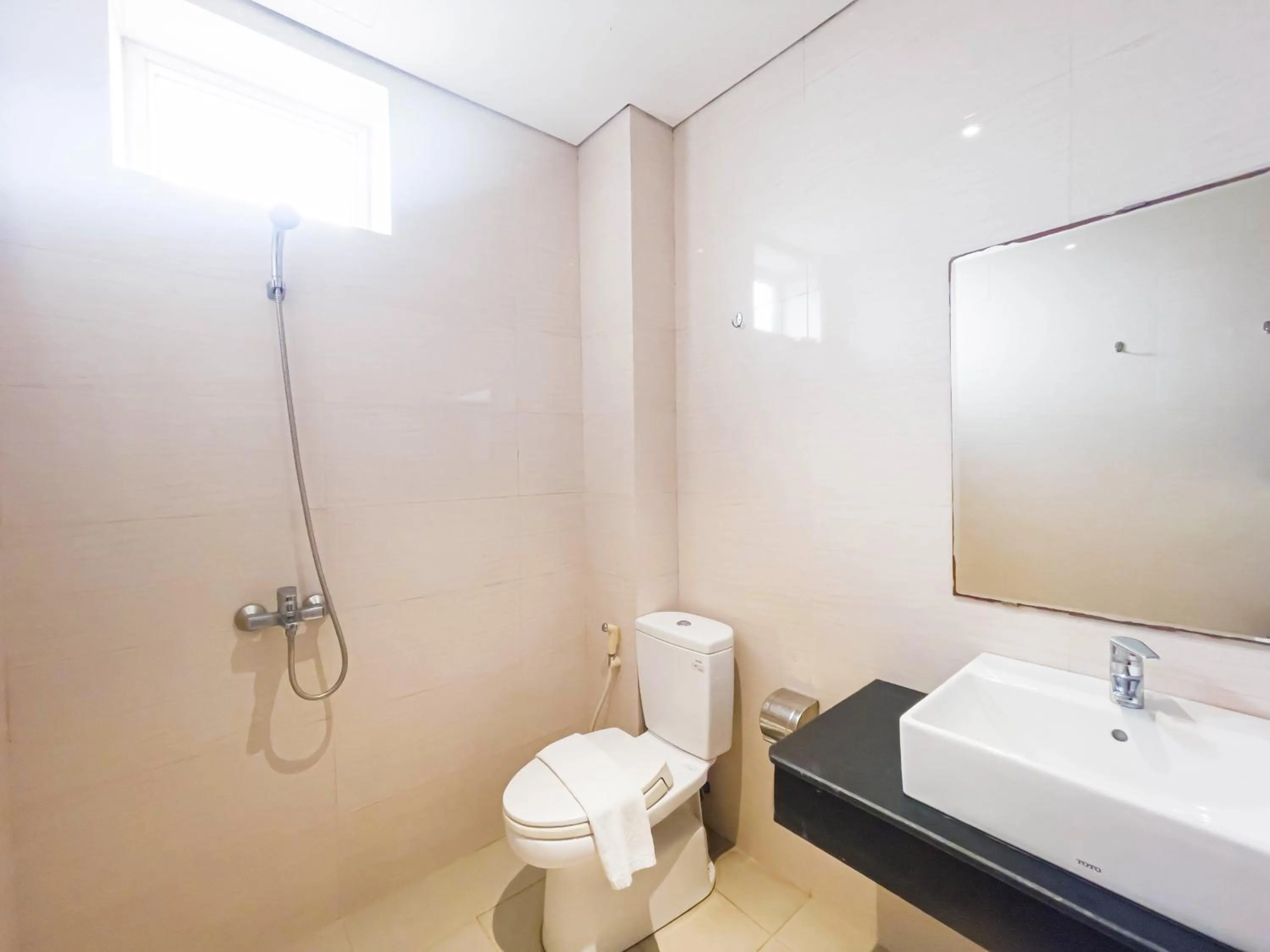 Toilet in Doha Central Bliss Danang Hotel by Haviland