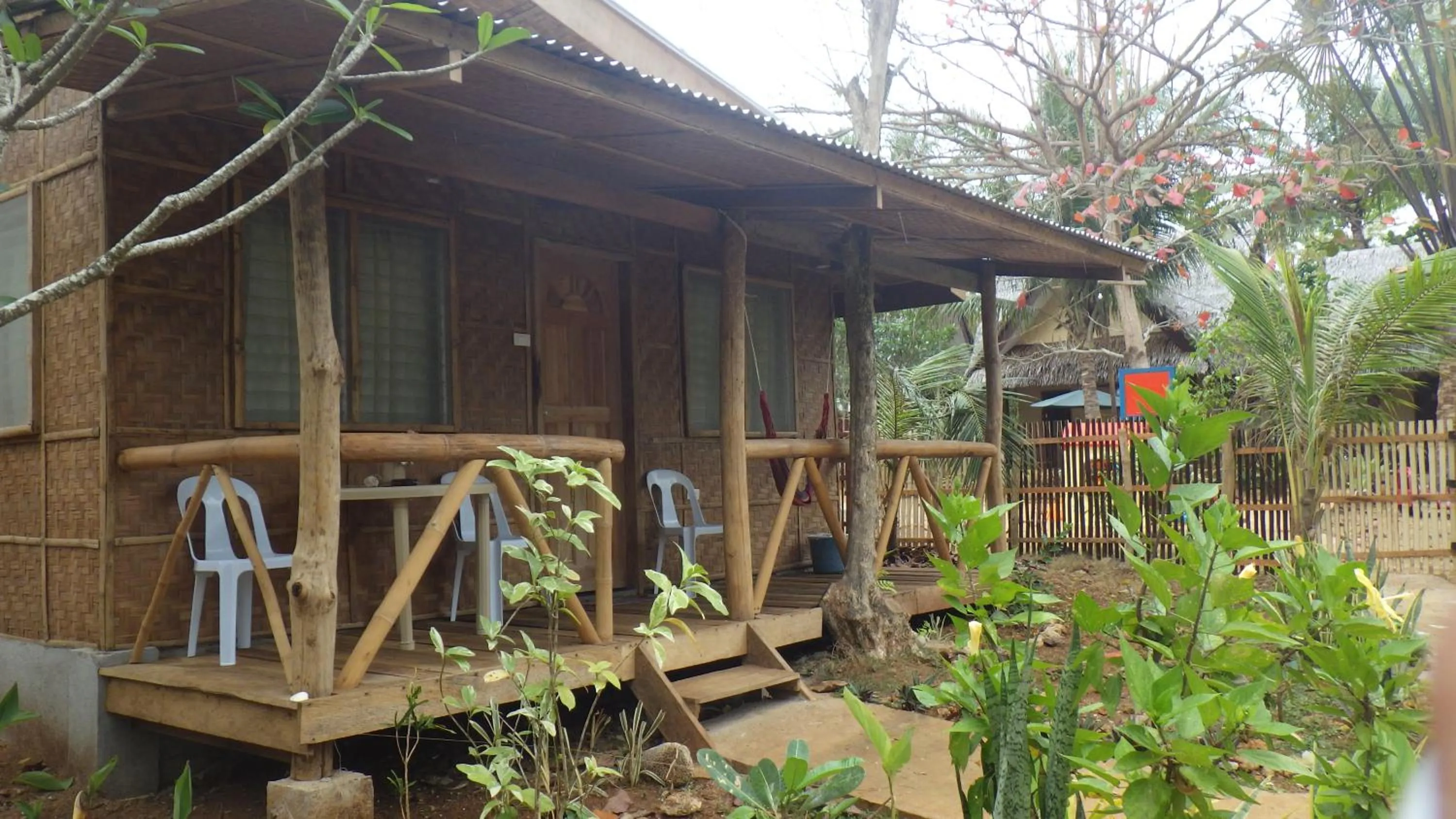 Balcony/Terrace in Tori's Backpacker's Paradise