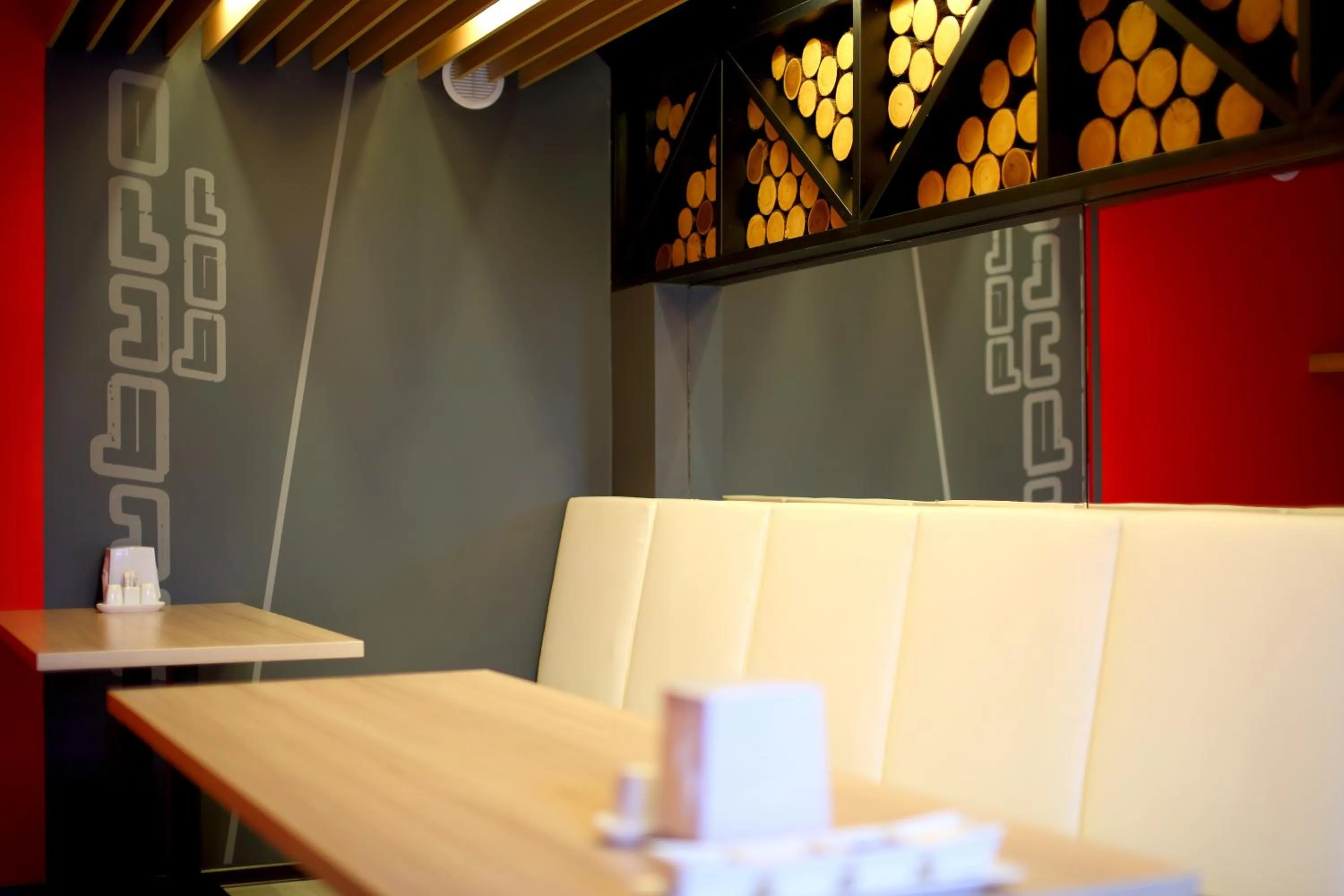 Restaurant/places to eat in Futuro Hotel Bishkek