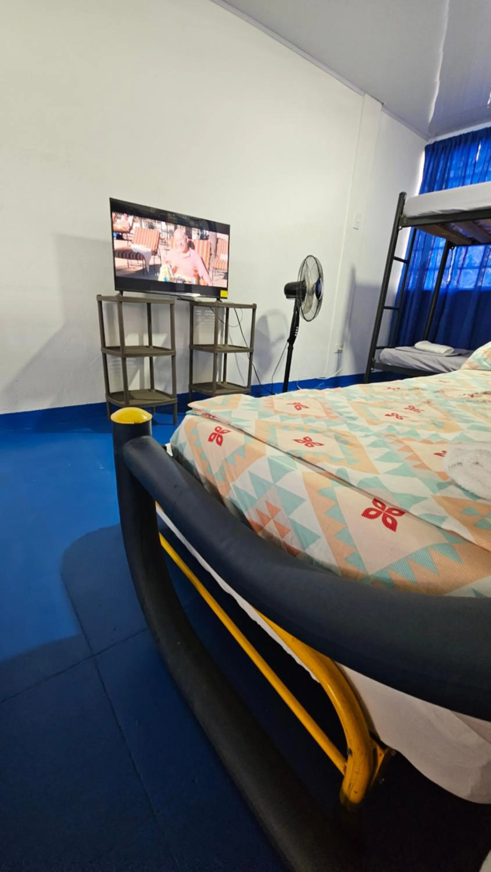 Communal lounge/ TV room in Mom's house Colombia