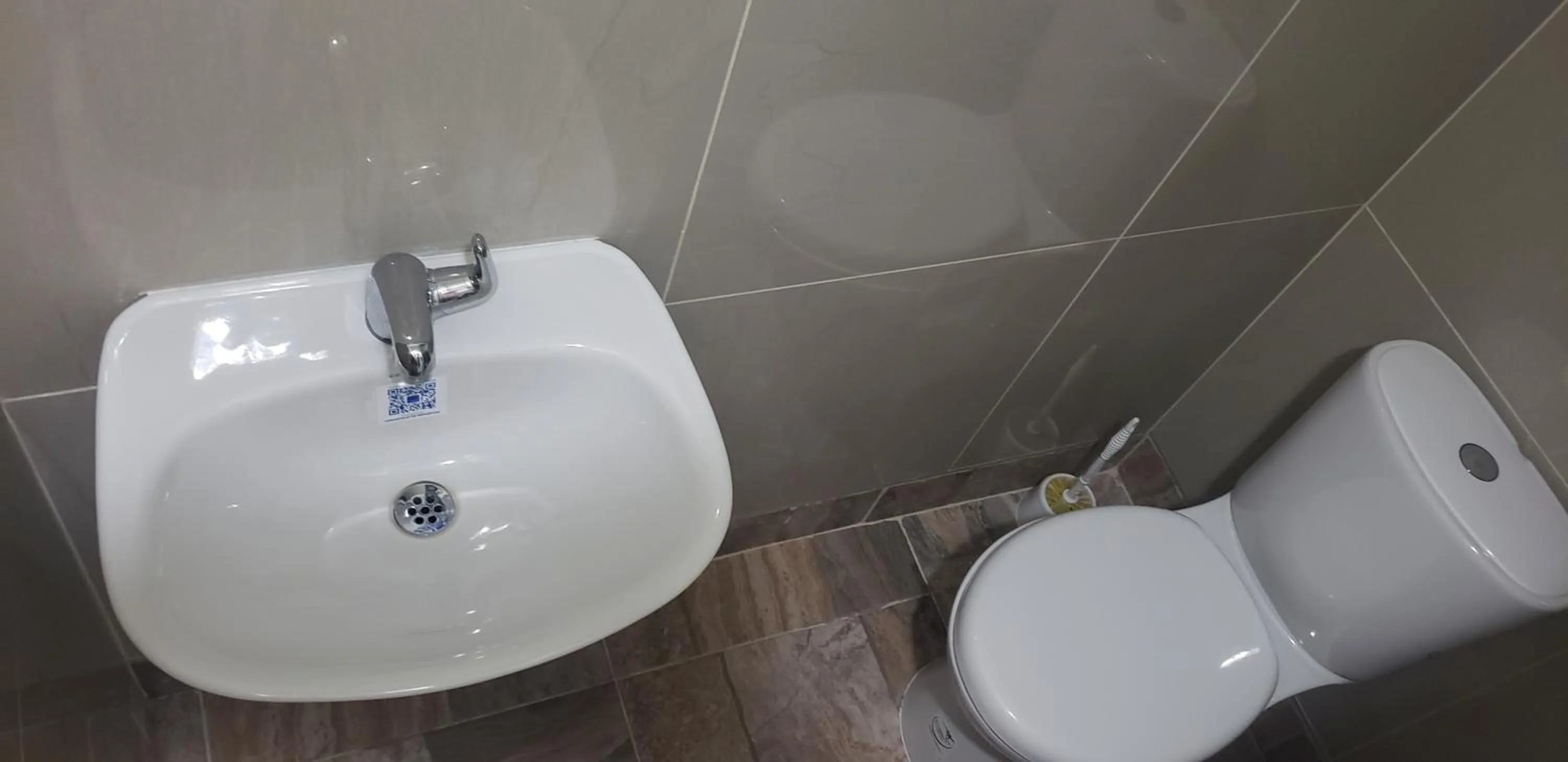 Bathroom in Mom's house Colombia