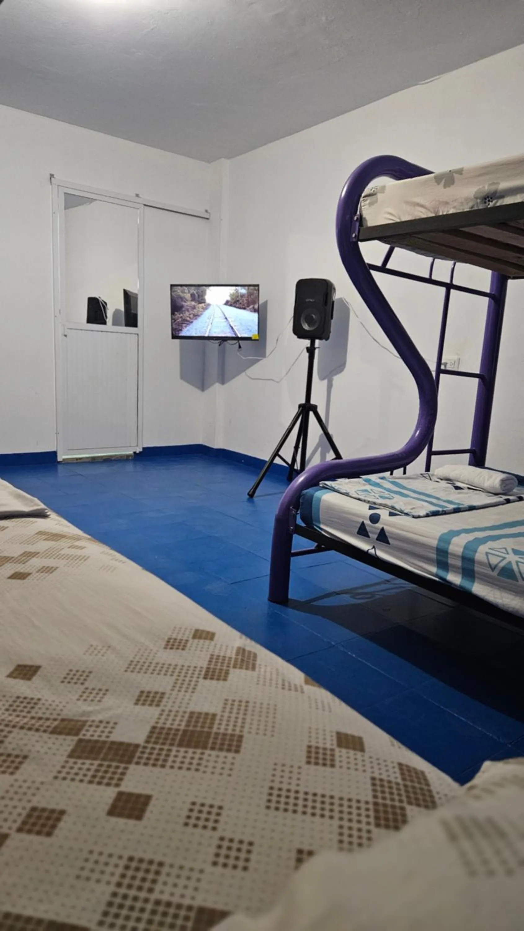 Communal lounge/ TV room in Mom's house Colombia