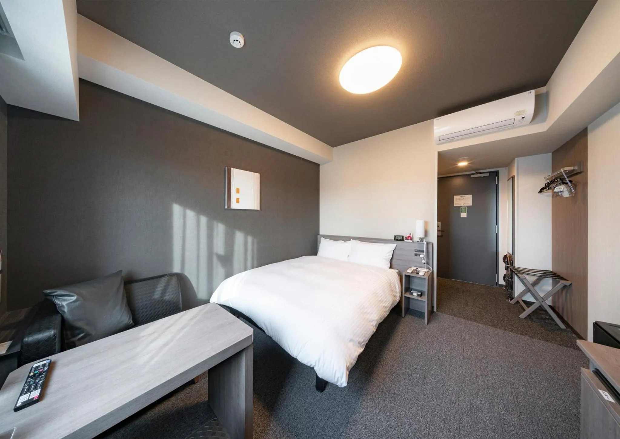 Standard Double Room with Small Double Bed - Smoking in Hotel Route Inn Osaka Izumifuchu