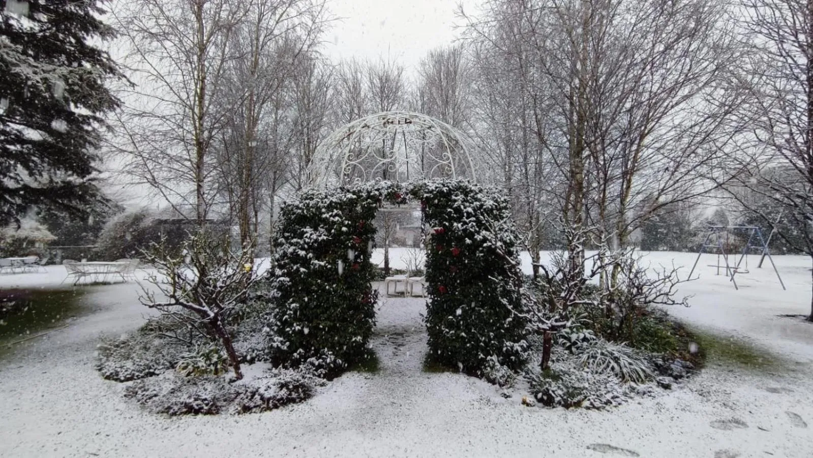 Winter in Green Lantern Inn