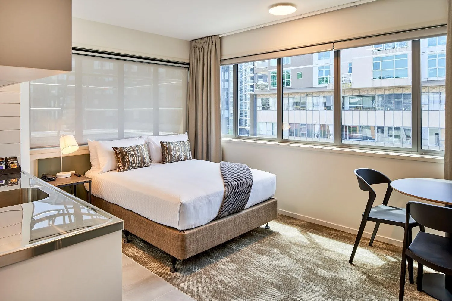 Bed in Sojourn Apartment Hotel - Ghuznee