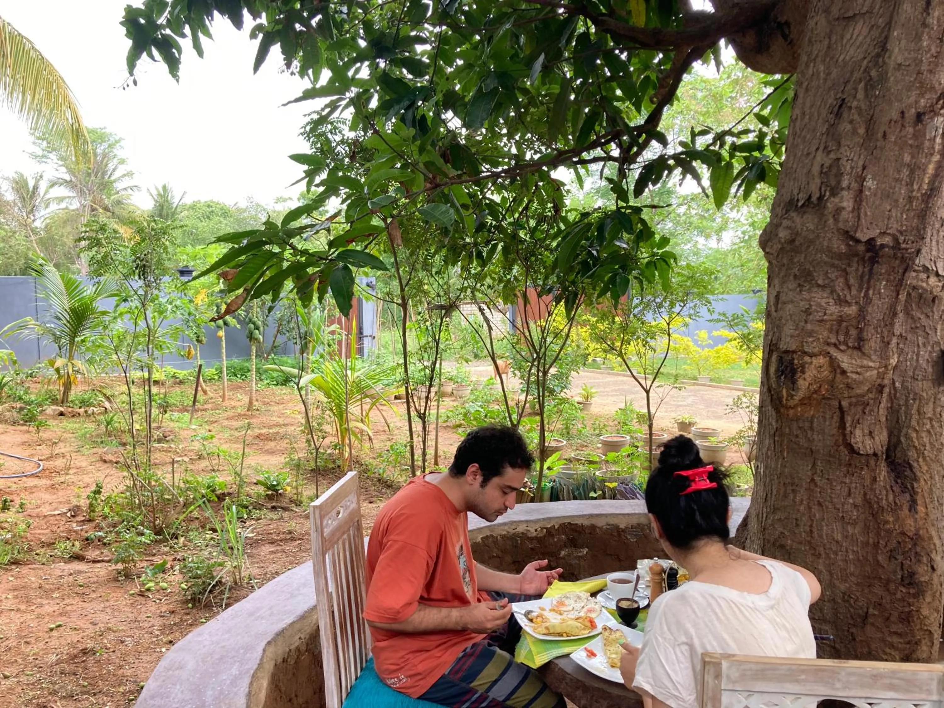 People in Amba Kola Udawalawa