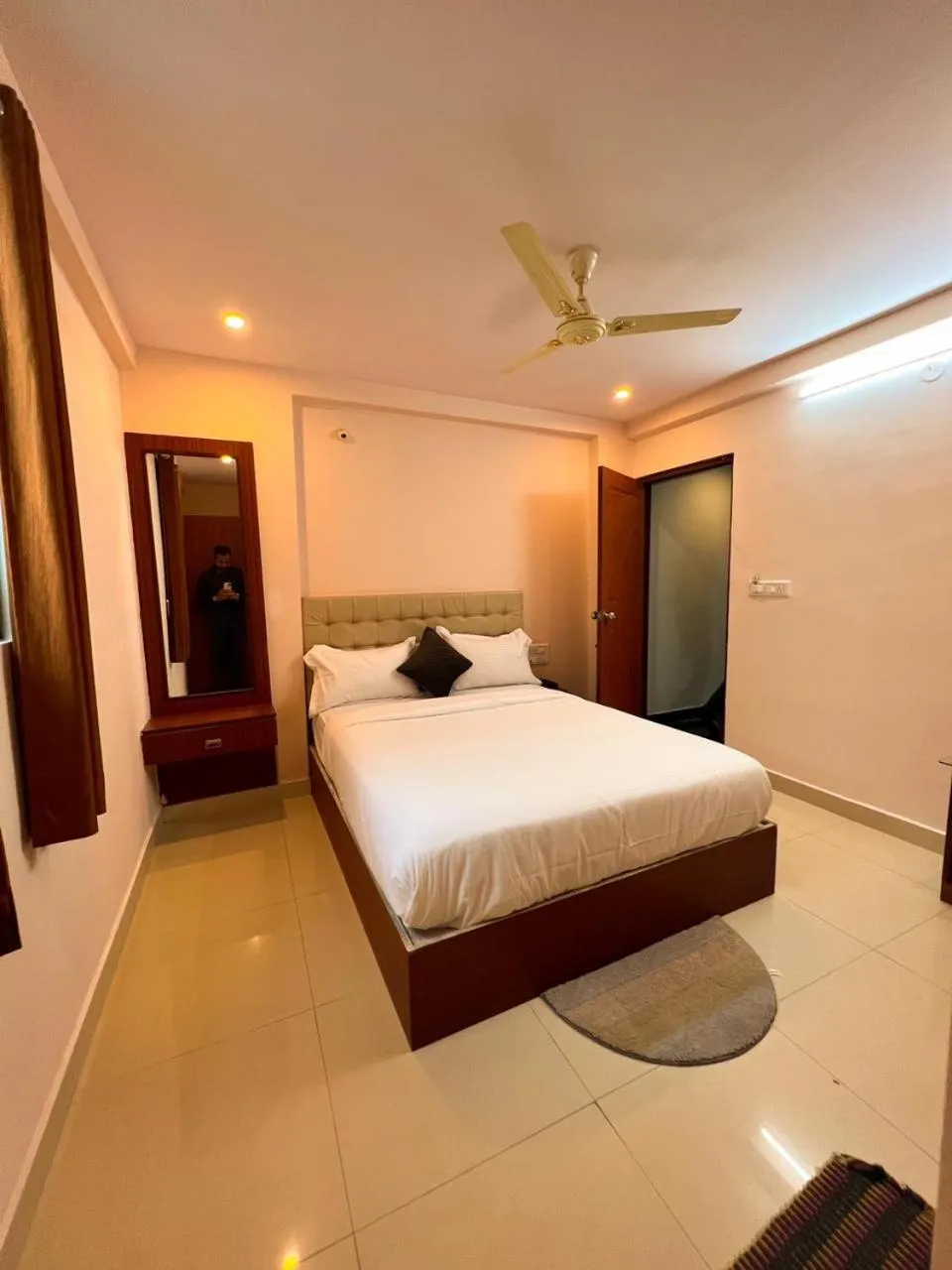 Bed in Hotel InTourist by Agira Hotel