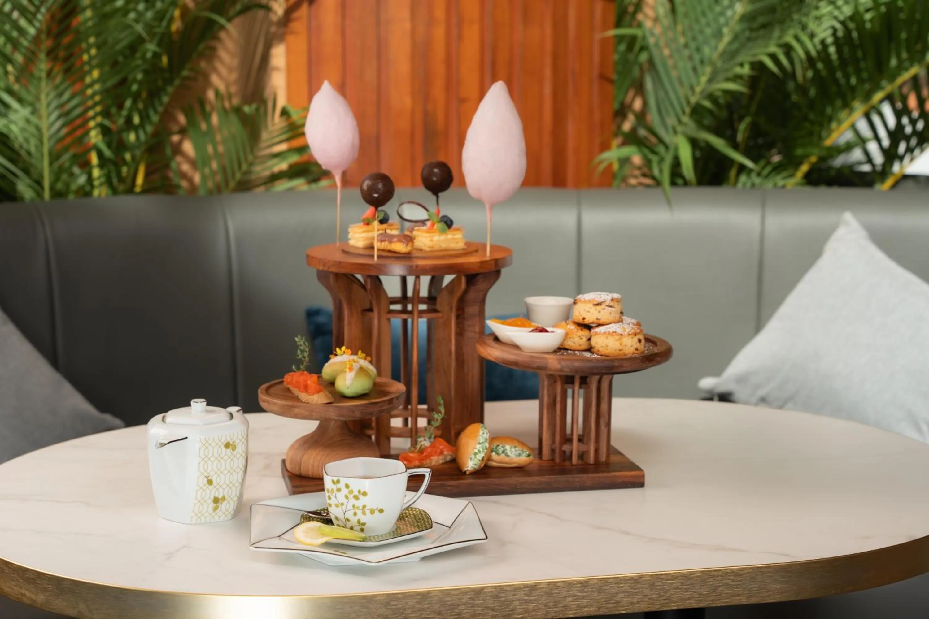 Restaurant/places to eat in SUN & MOON, Riverside Hotel