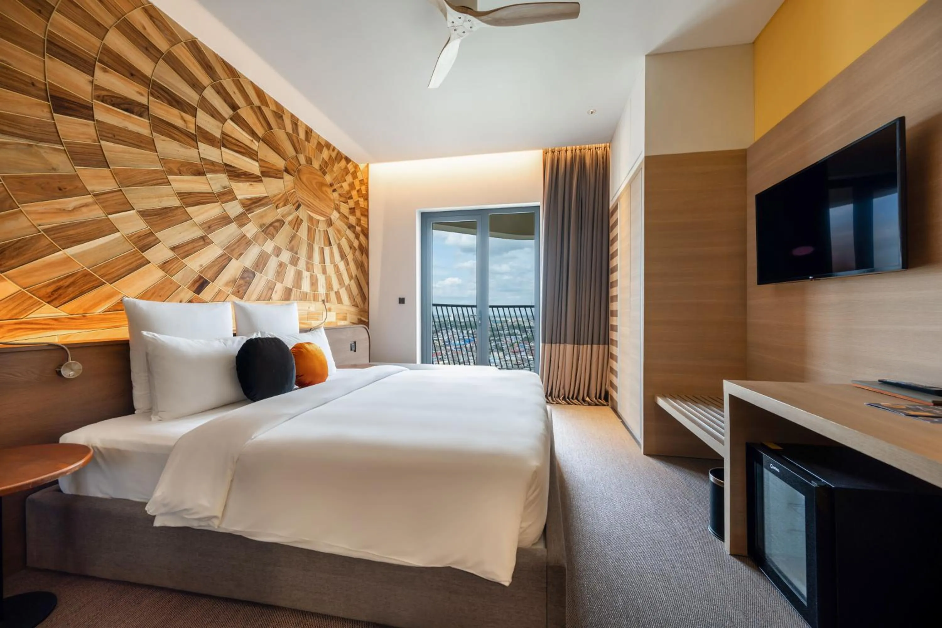 Bed in SUN & MOON, Riverside Hotel