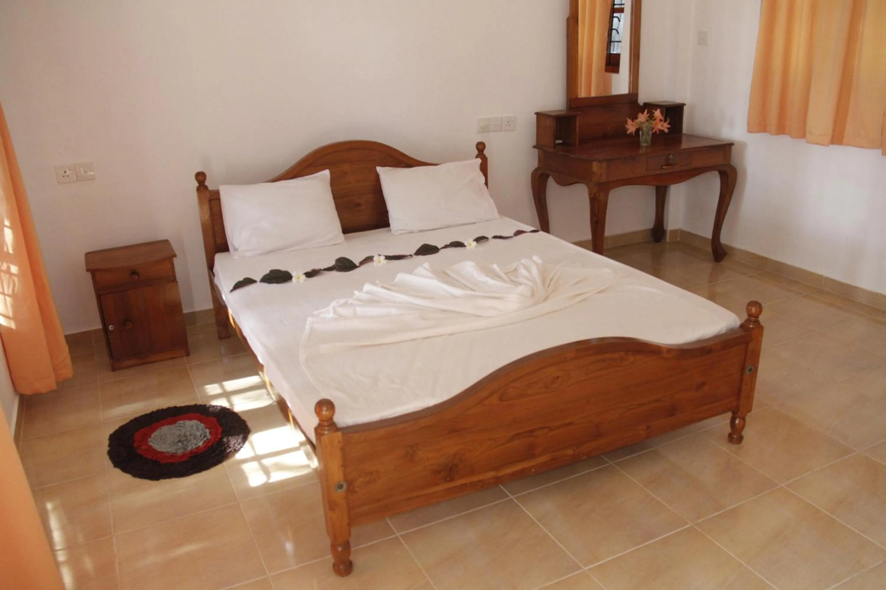 Photo of the whole room, Bed in Ocean View