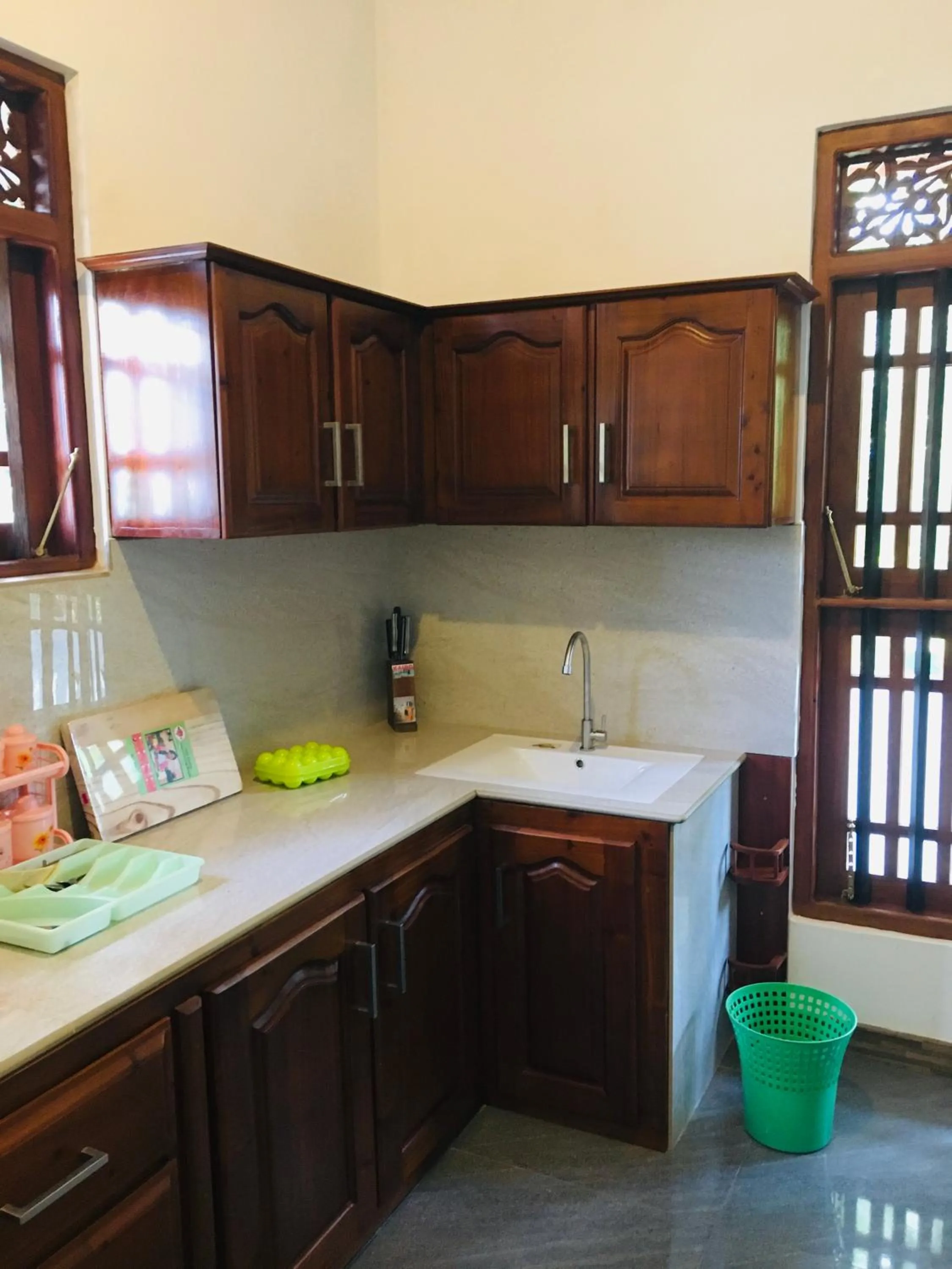 Kitchen or kitchenette in Ocean View