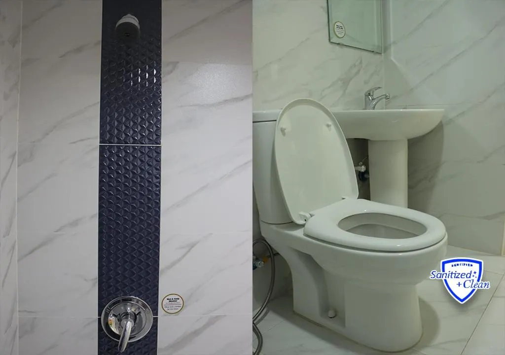 Bathroom in My Inn Edsa Guadalupe