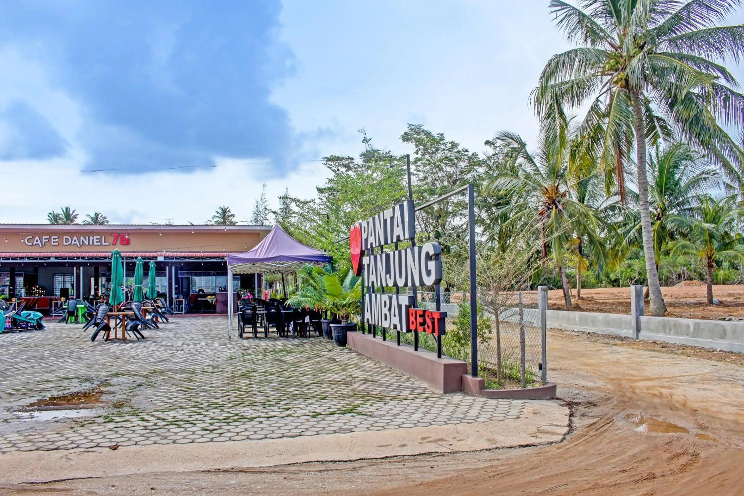Facade/entrance in Hotel O Homestay Daniel 76NearTaman Hijau Karimun
