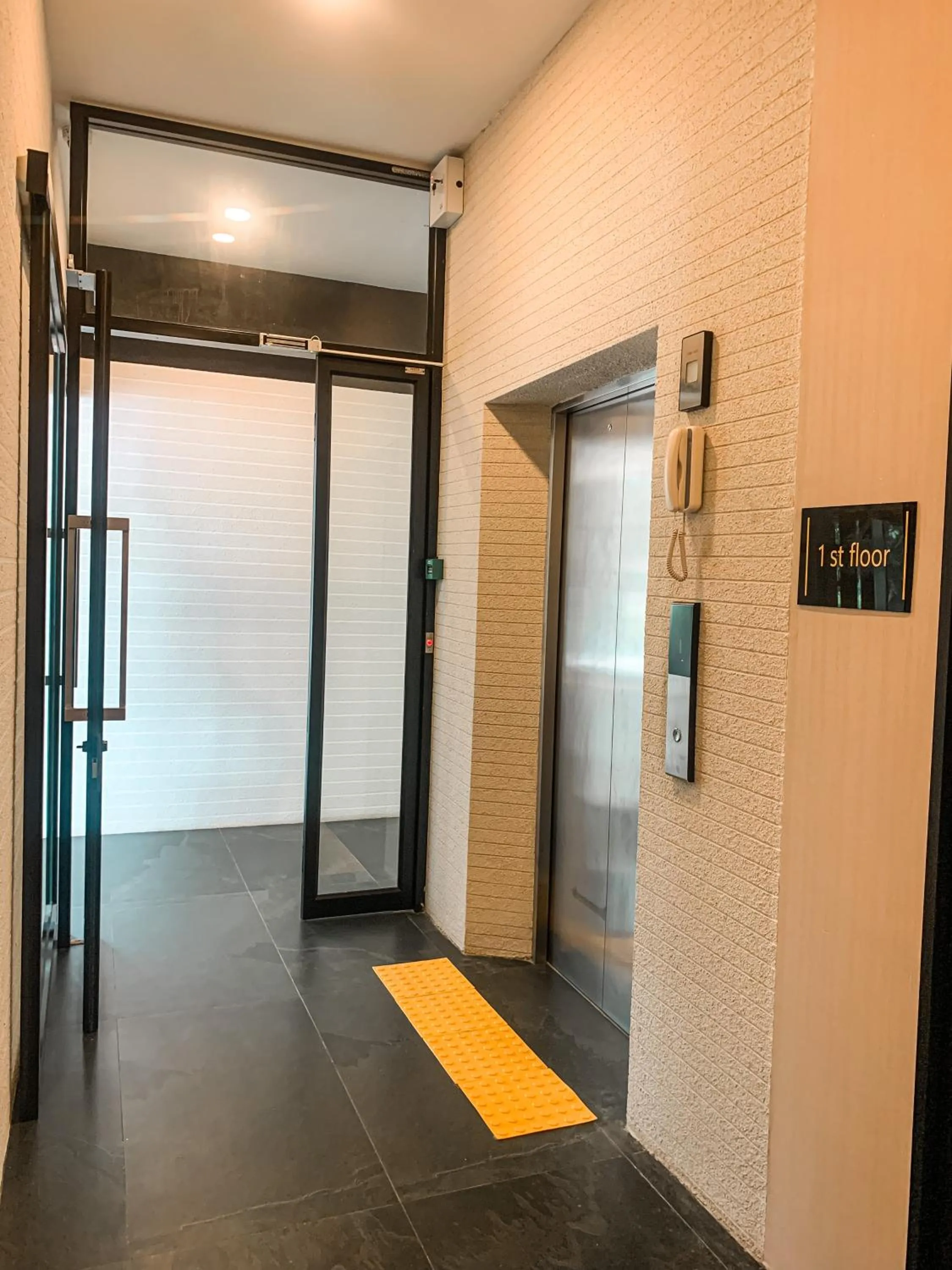 elevator in Double J Hotel