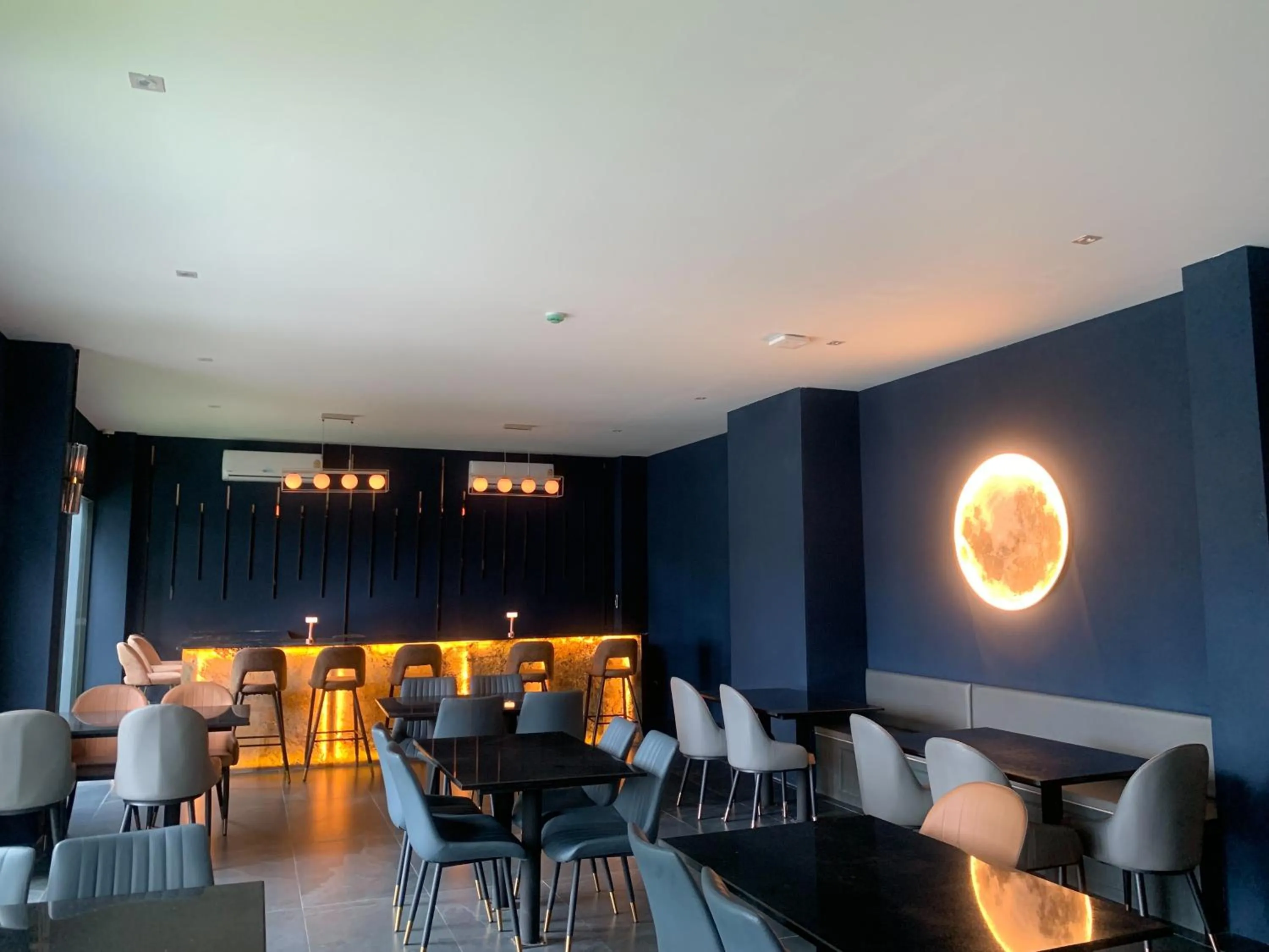 Lounge or bar in Double J Hotel