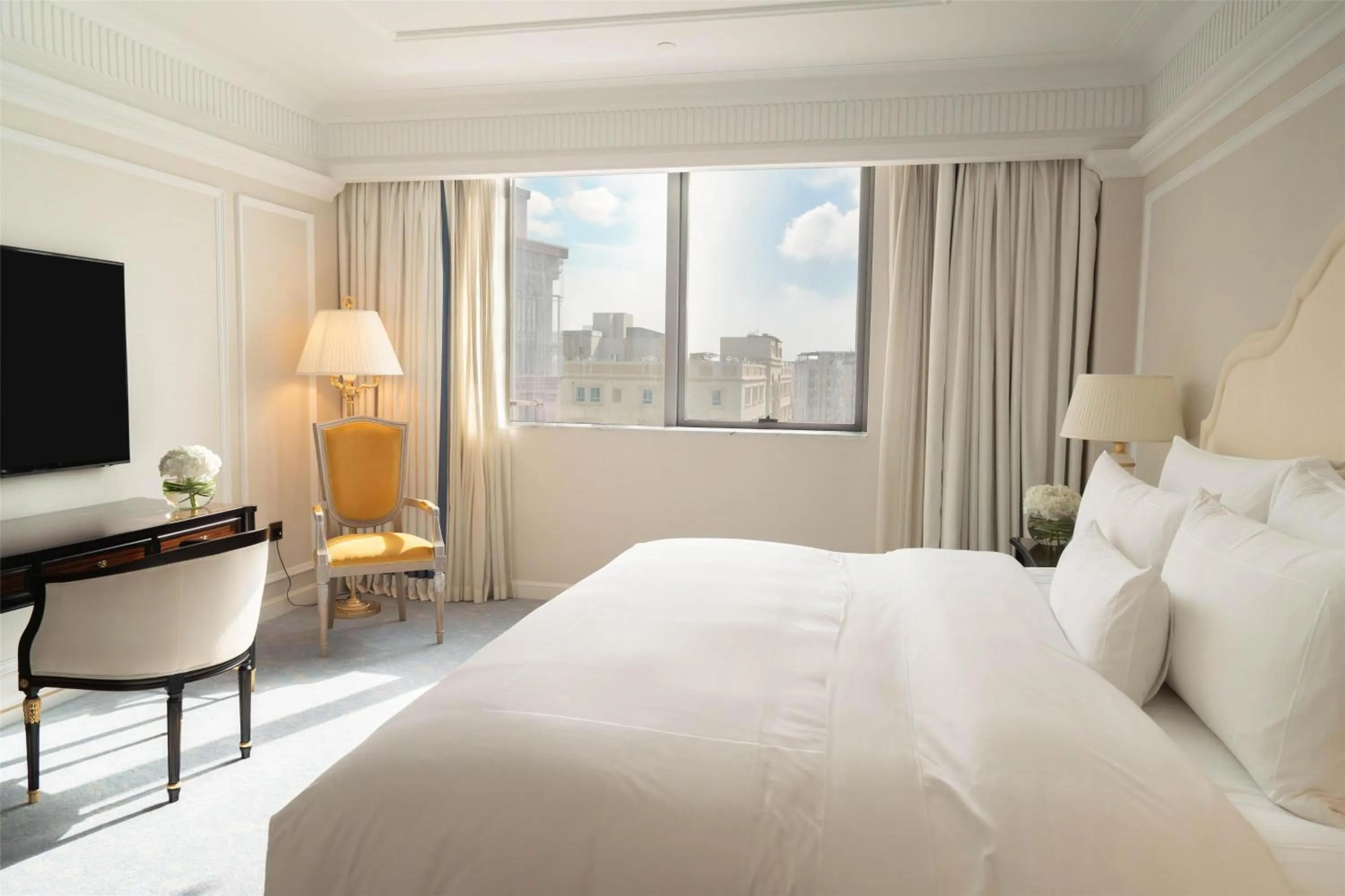 Bed in The Plaza Doha, LXR Hotels & Resorts