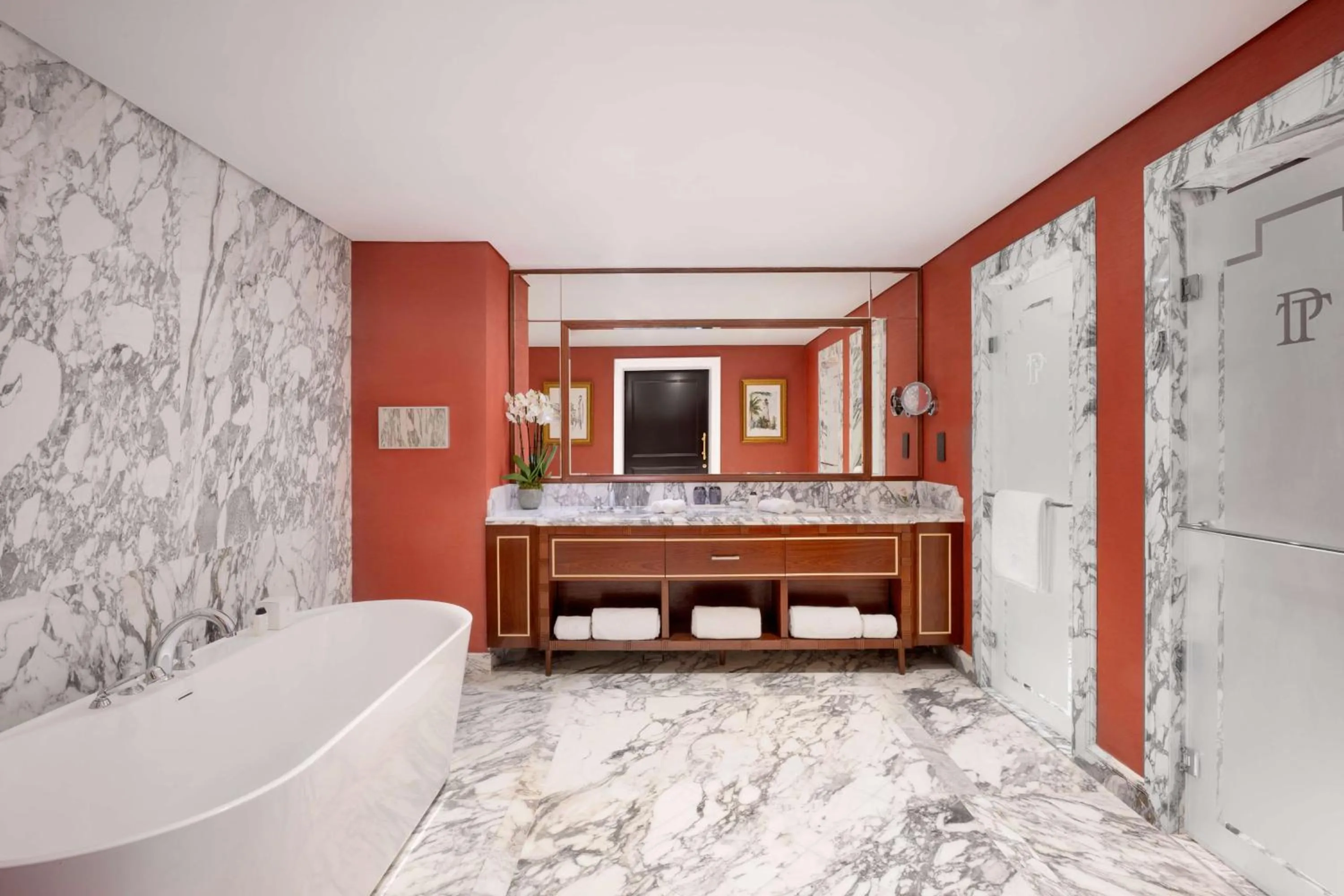 Bathroom in The Plaza Doha, LXR Hotels & Resorts