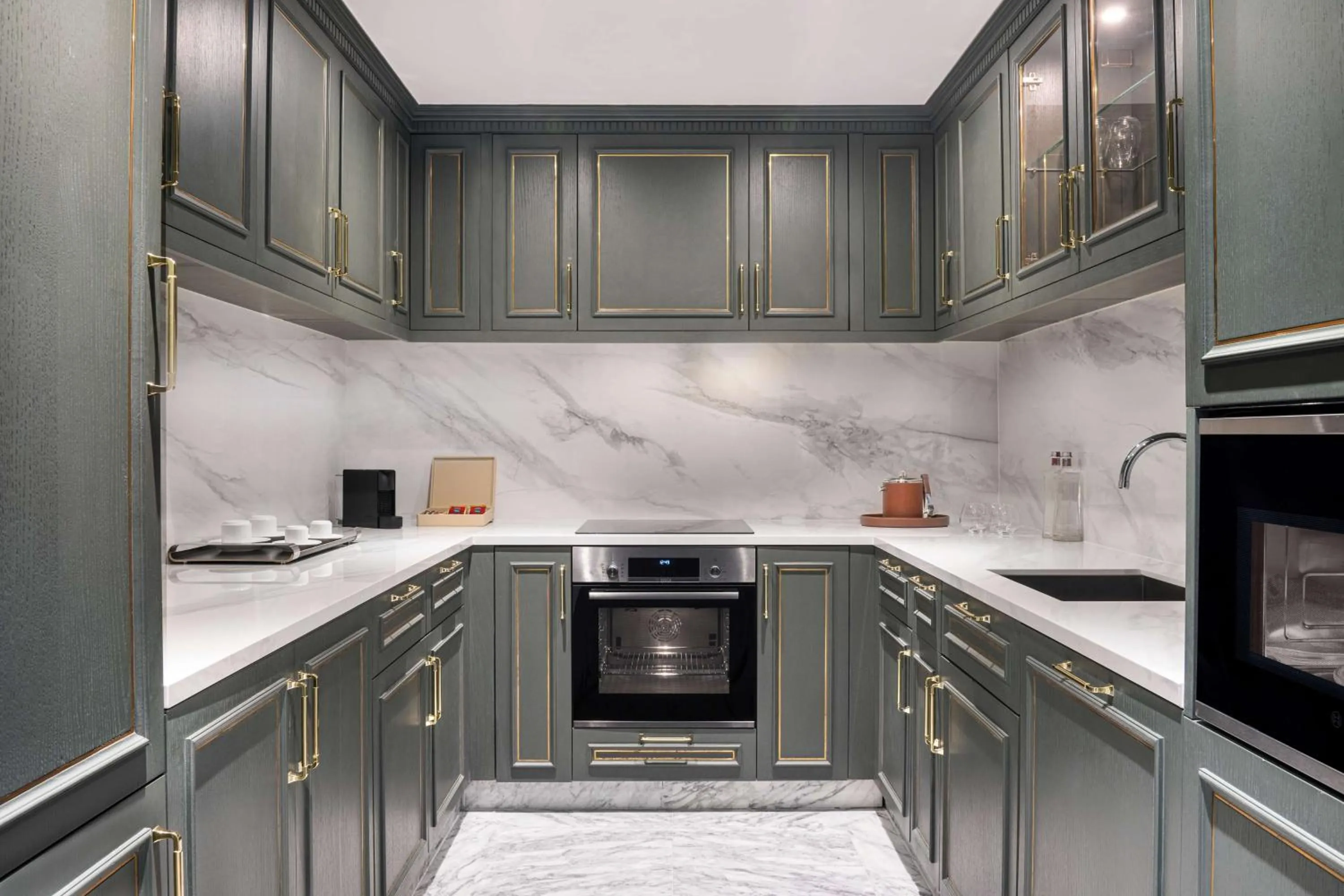 Kitchen or kitchenette in The Plaza Doha, LXR Hotels & Resorts