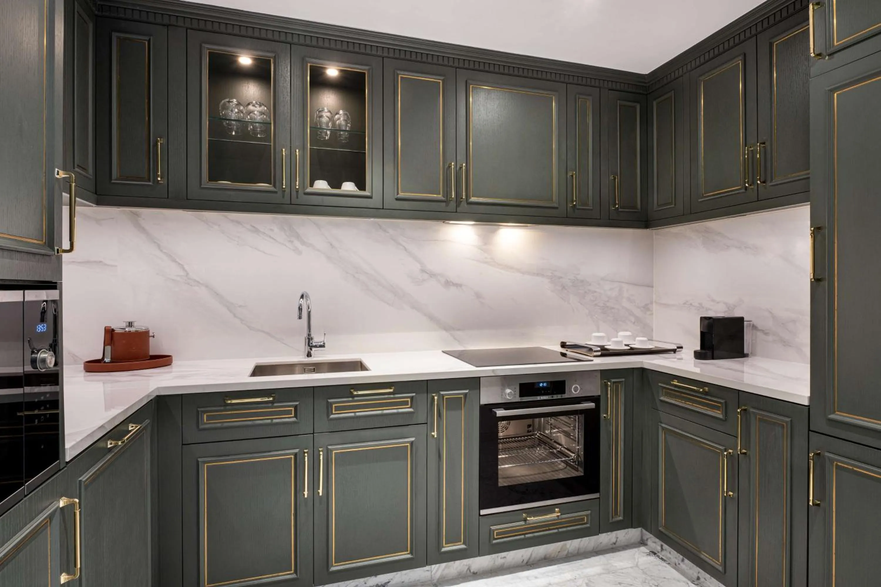 Kitchen or kitchenette in The Plaza Doha, LXR Hotels & Resorts