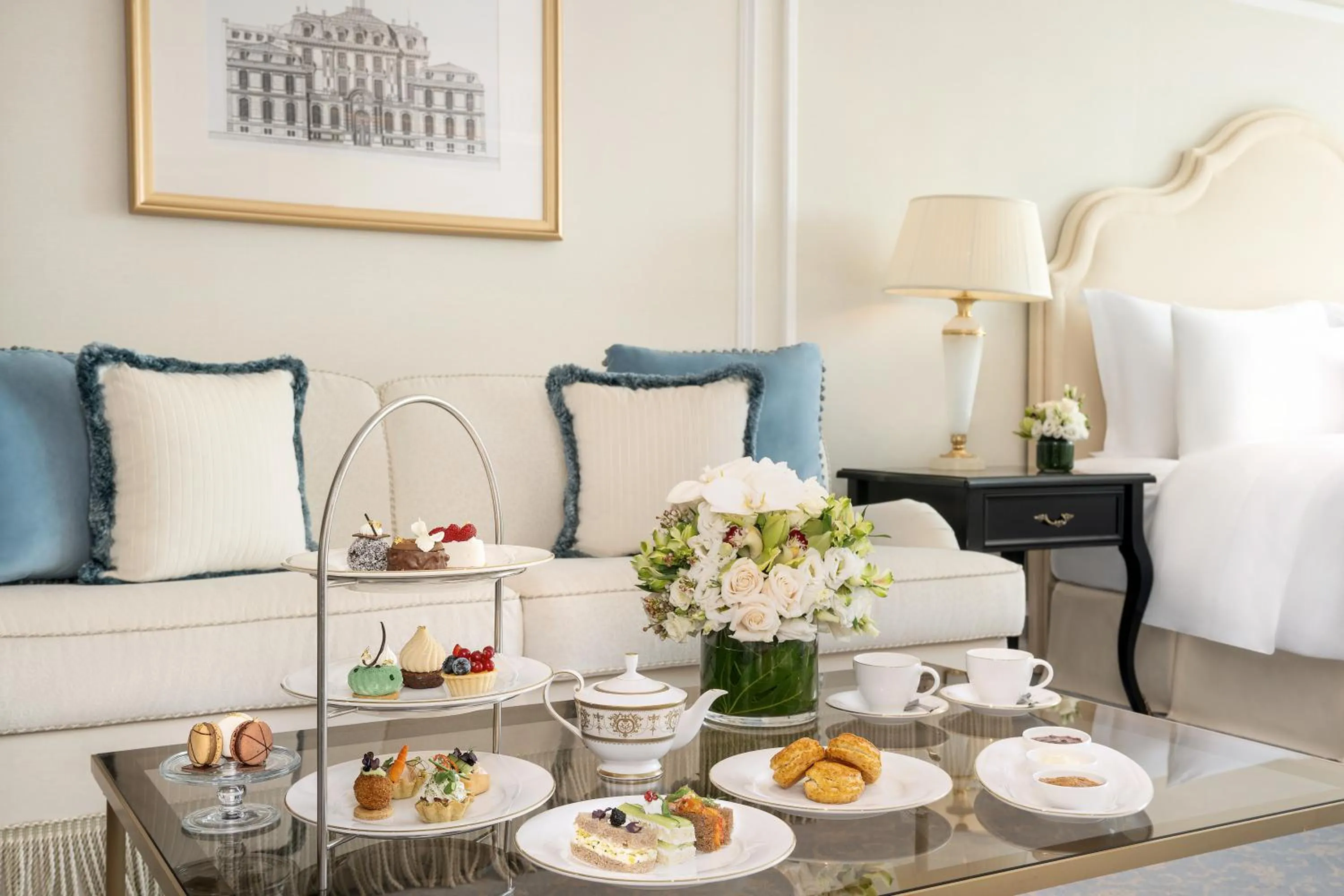 room service in The Plaza Doha, LXR Hotels & Resorts