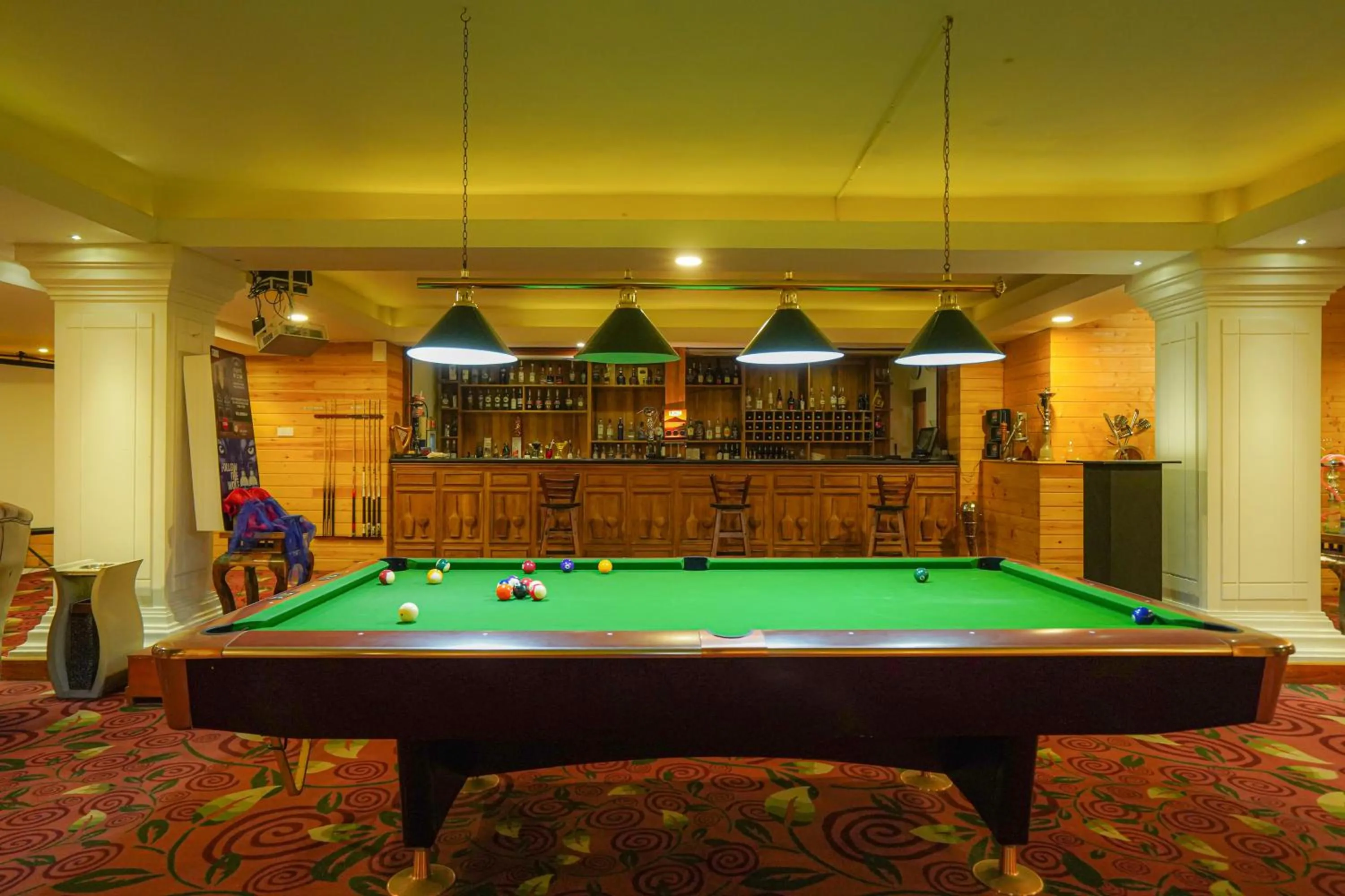 Lounge or bar in Araliya Green Hills - Where Historic Charm Mingles with Natural Beauty