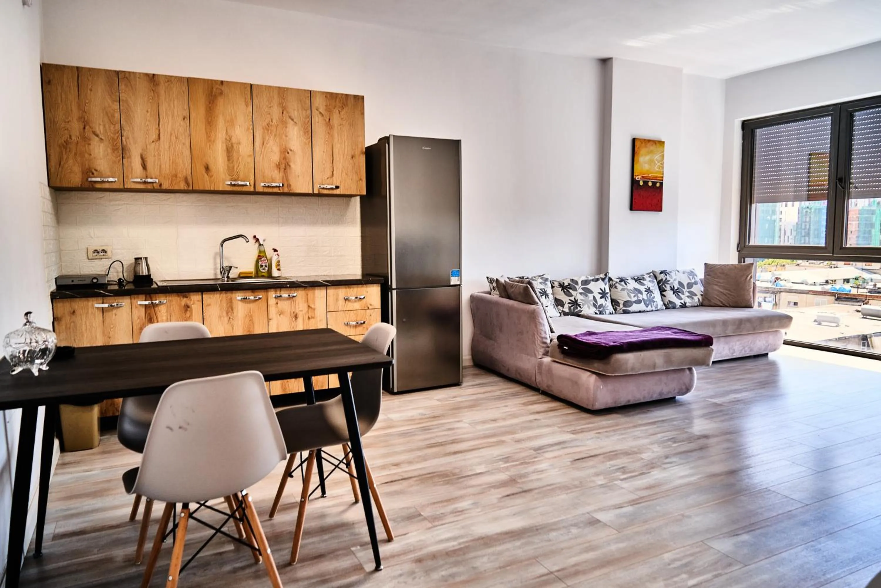 Kitchen or kitchenette in Kalpazo Home Tirana 21