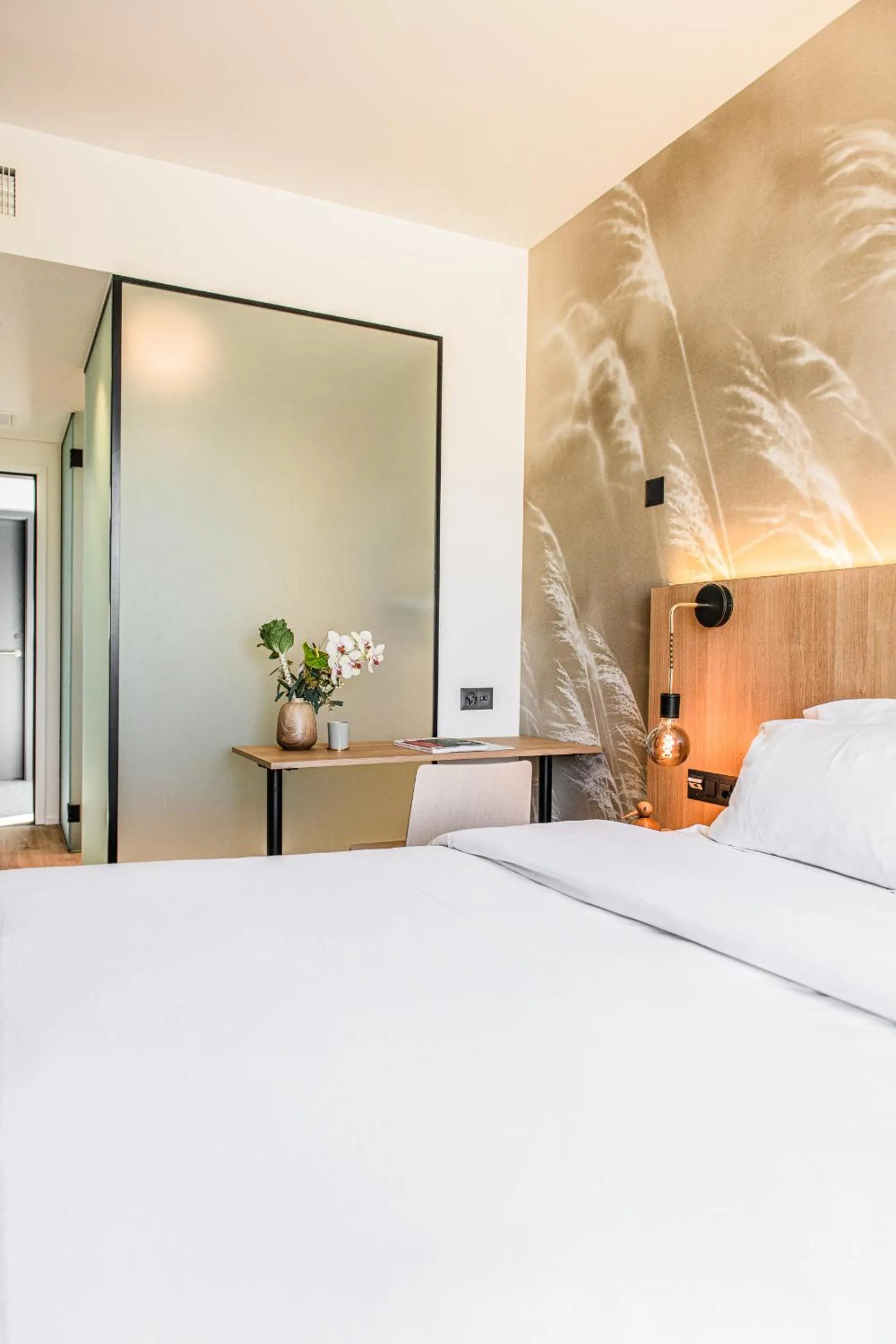 Bed in Afterwork Hotel