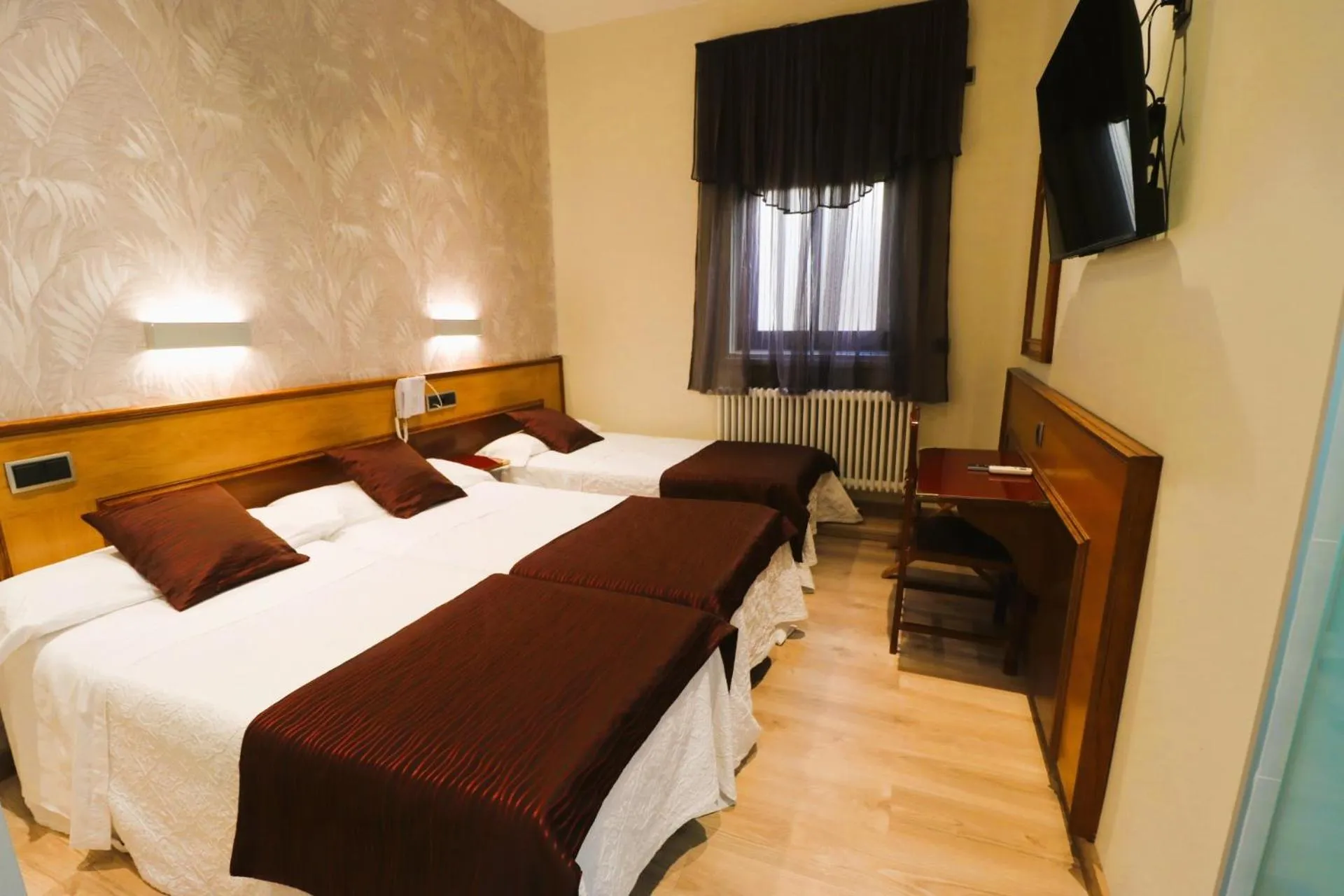 Bed in Hostal Hispano - Argentino Gran Vía