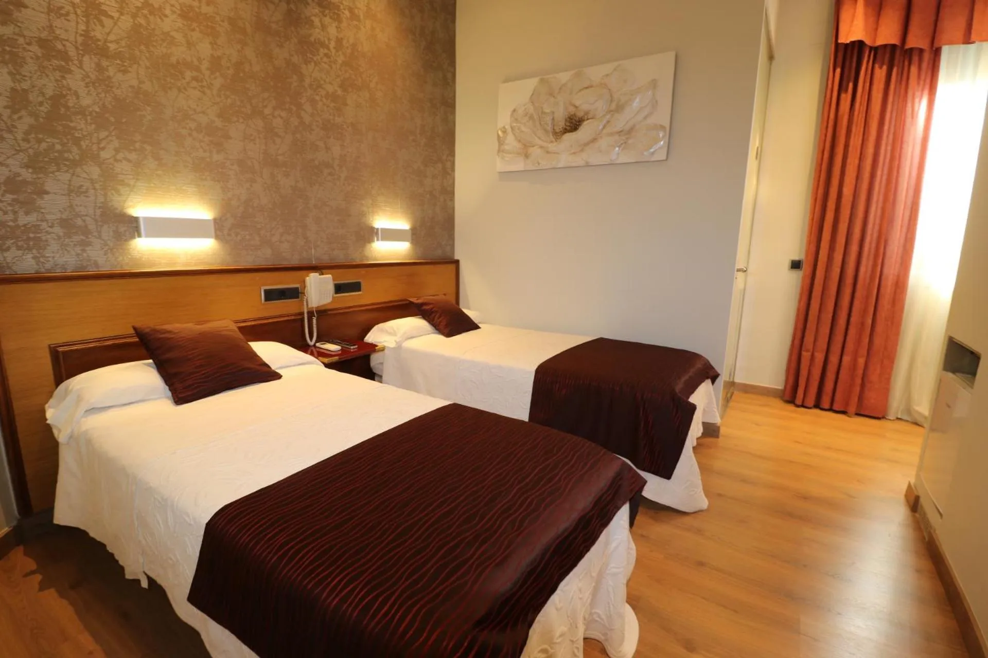 Bed in Hostal Hispano - Argentino Gran Vía