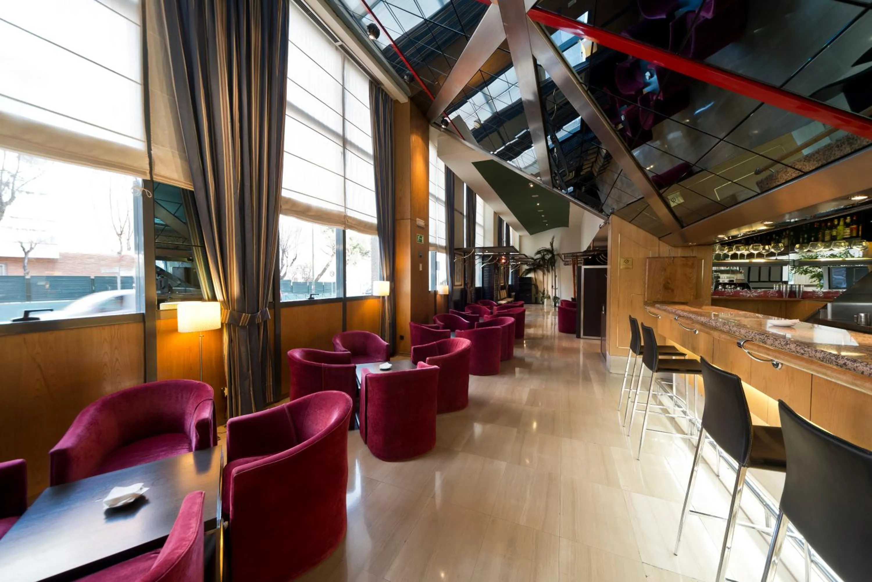 Lounge or bar in Crisol Vía Castellana