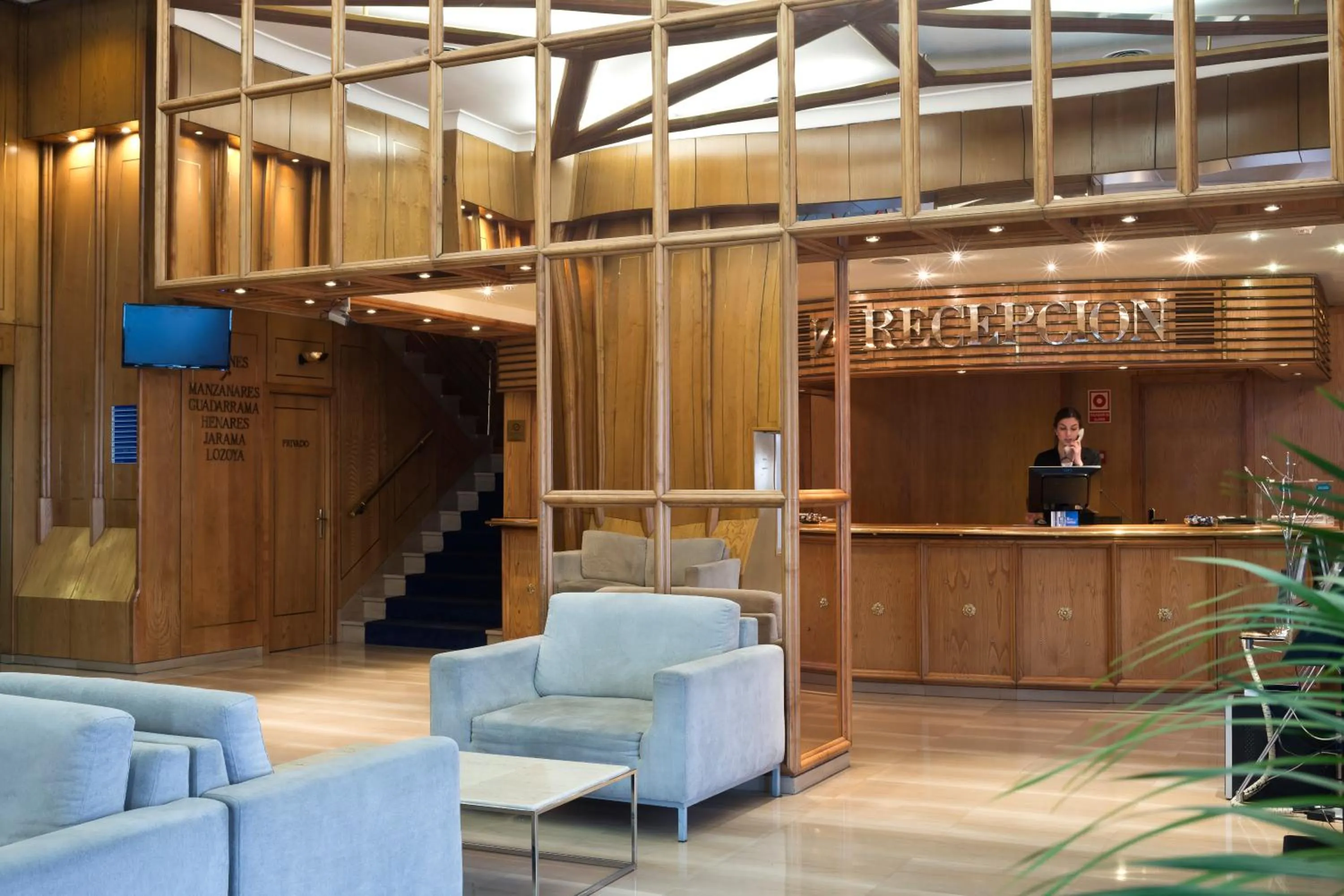 Lobby or reception in Crisol Vía Castellana