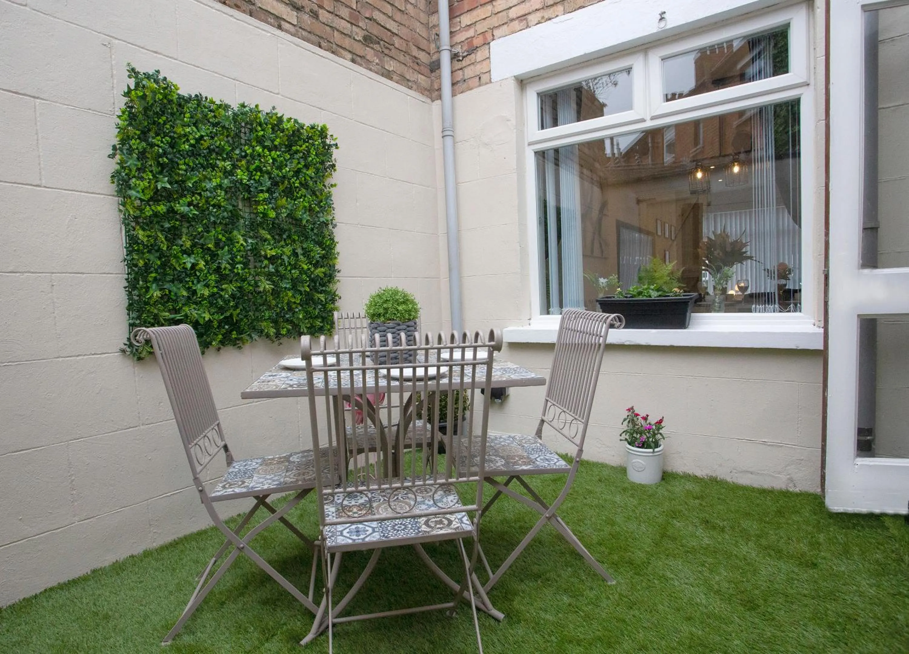 Patio in The Belfast Boutique Central Cozy