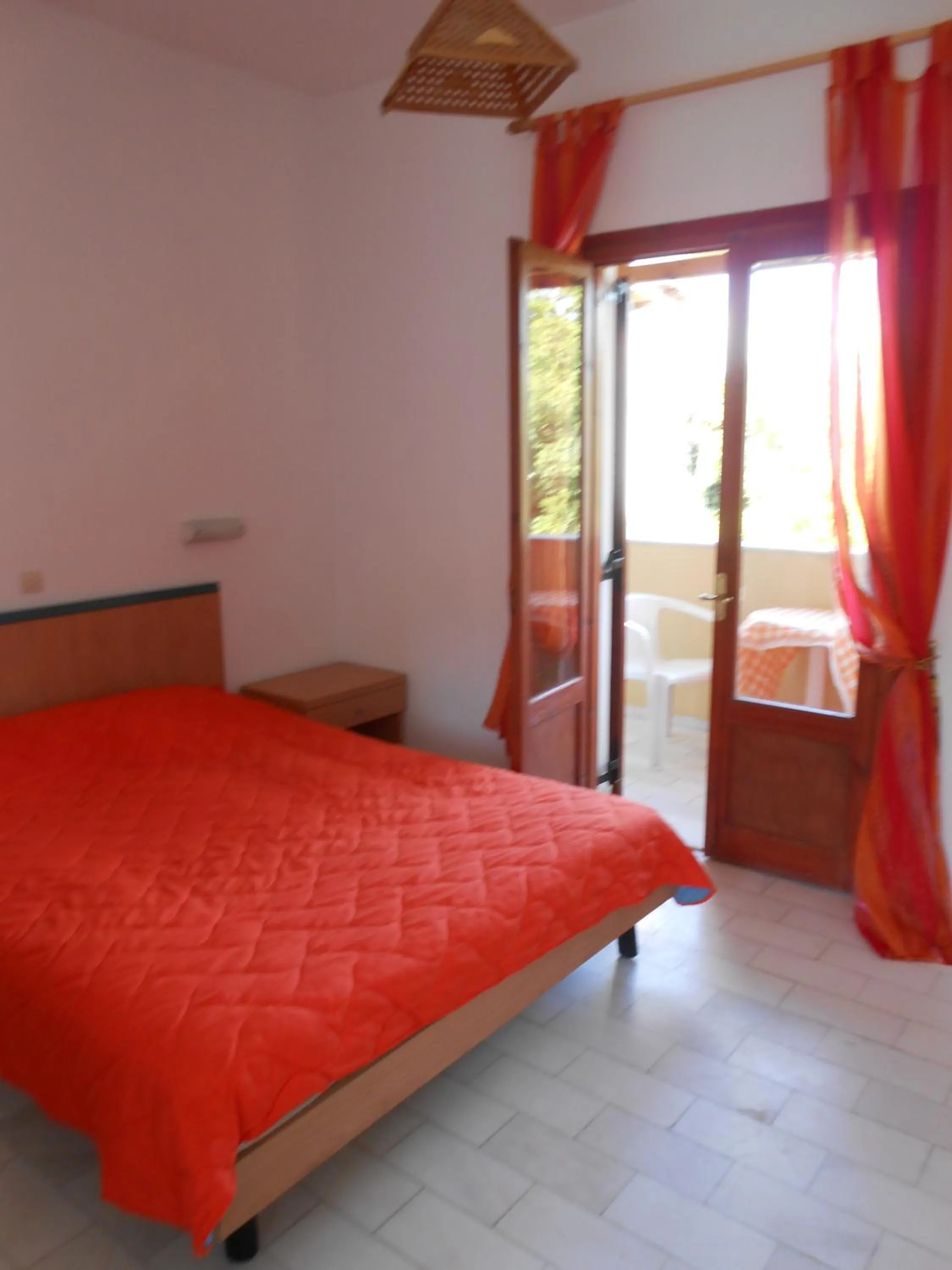 Bed in ANAMAMA -SOCRATES studios