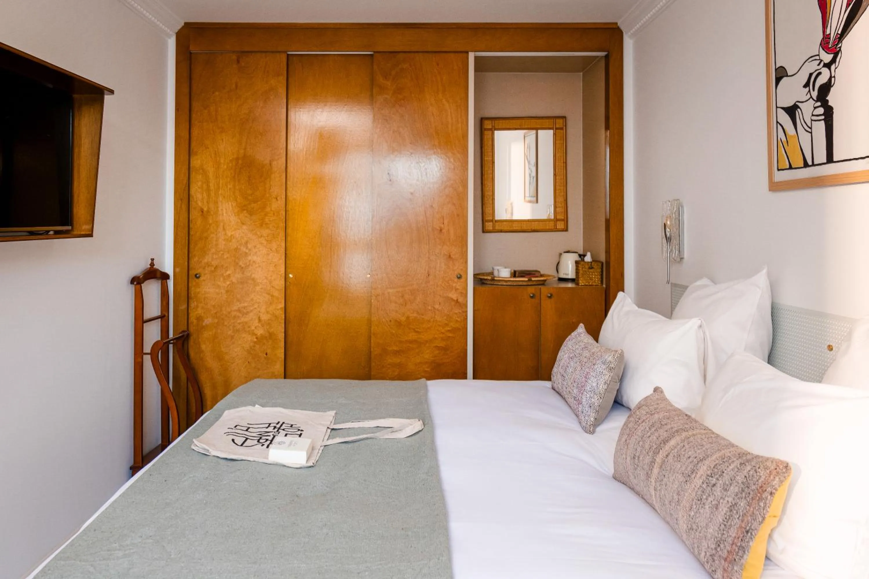 TV and multimedia, Bed in Hotel du Temps Madrid