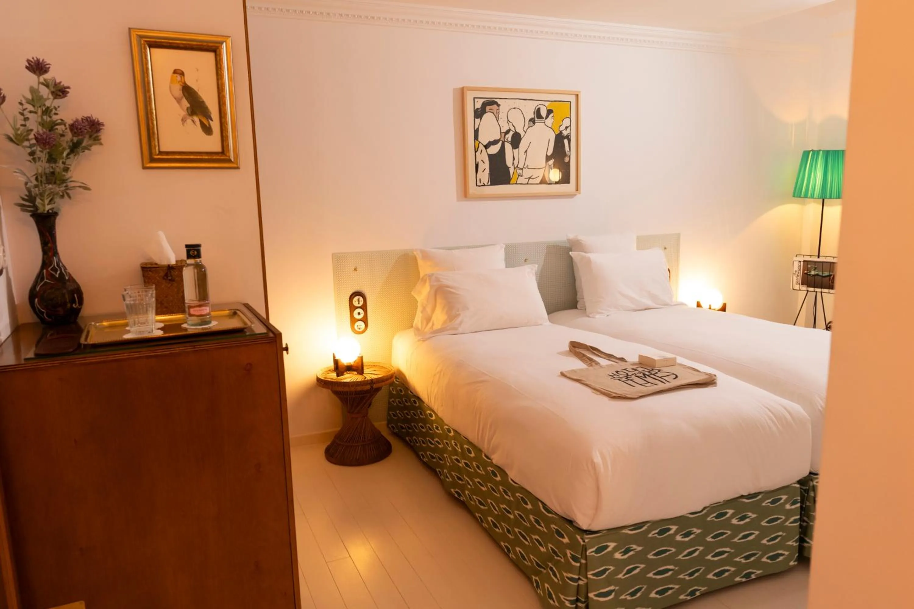 Bedroom, Bed in The Walt Madrid