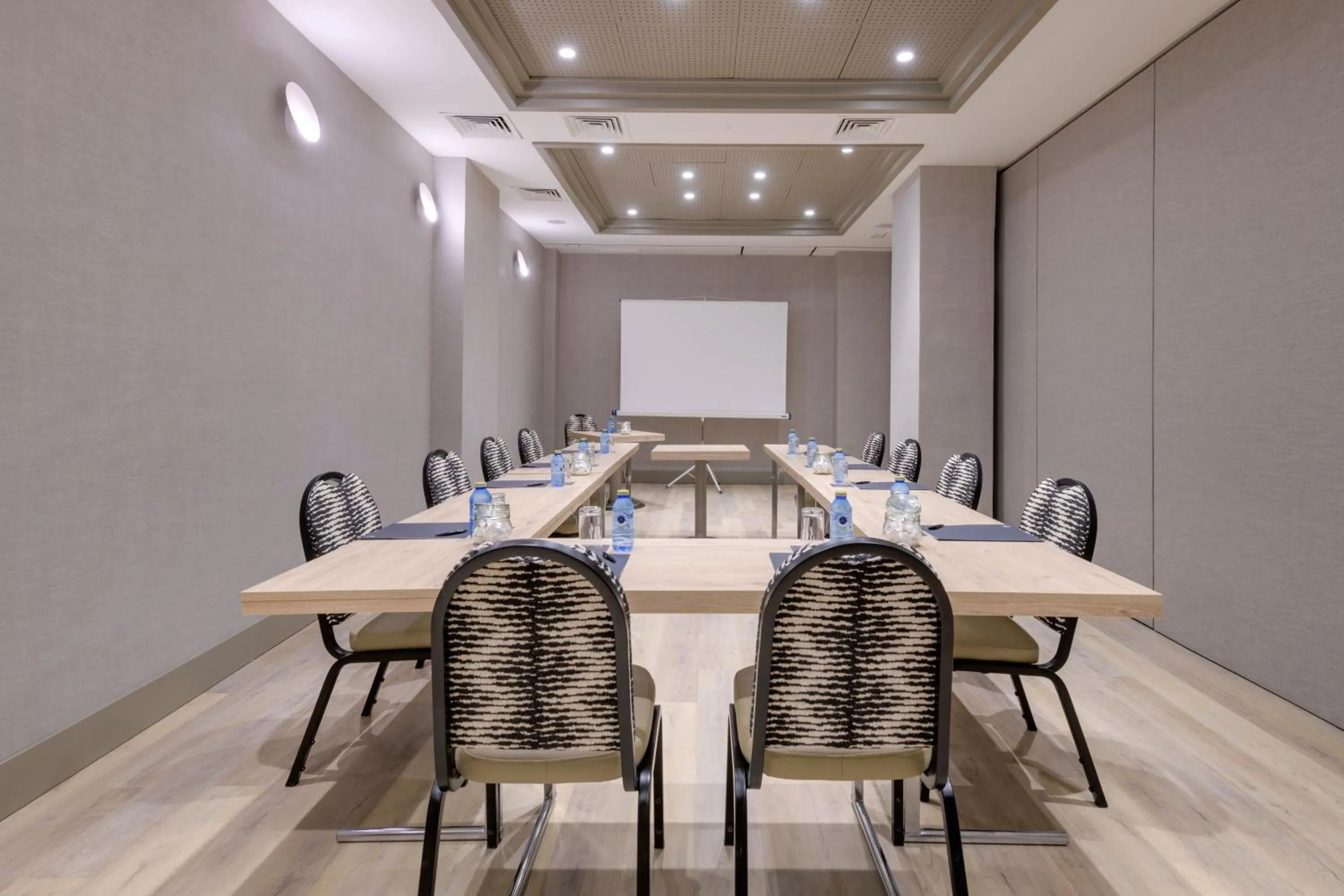 Meeting/conference room in AC Hotel Carlton Madrid by Marriott