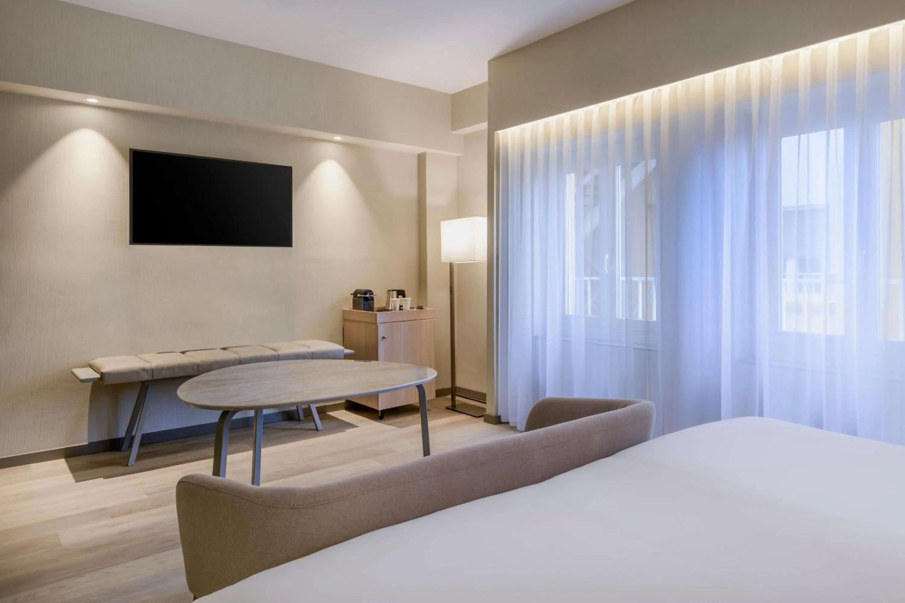 Photo of the whole room, Bed in AC Hotel Carlton Madrid by Marriott
