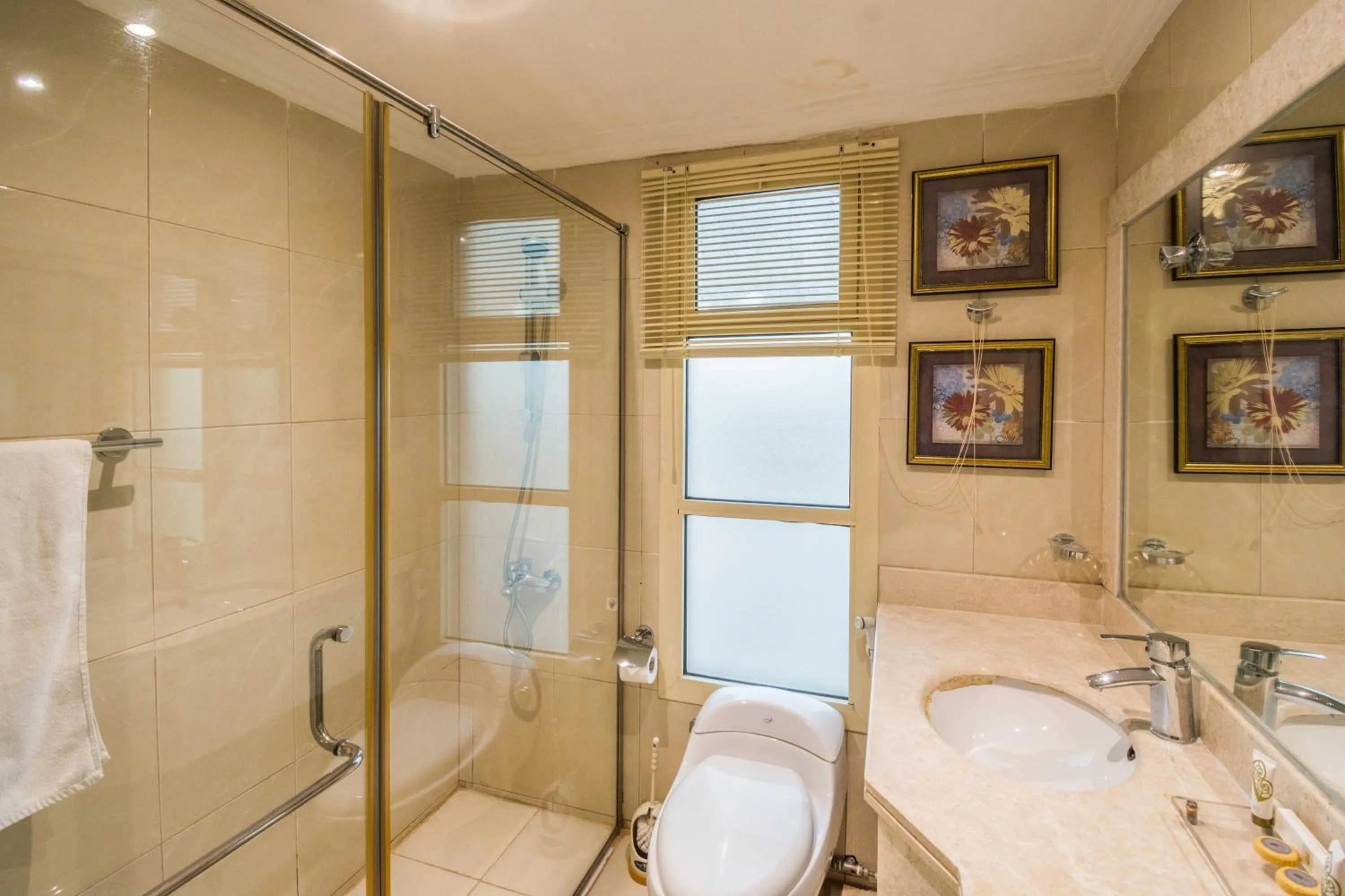 Bathroom in Al Muhaidb Residence Al KHOBAR