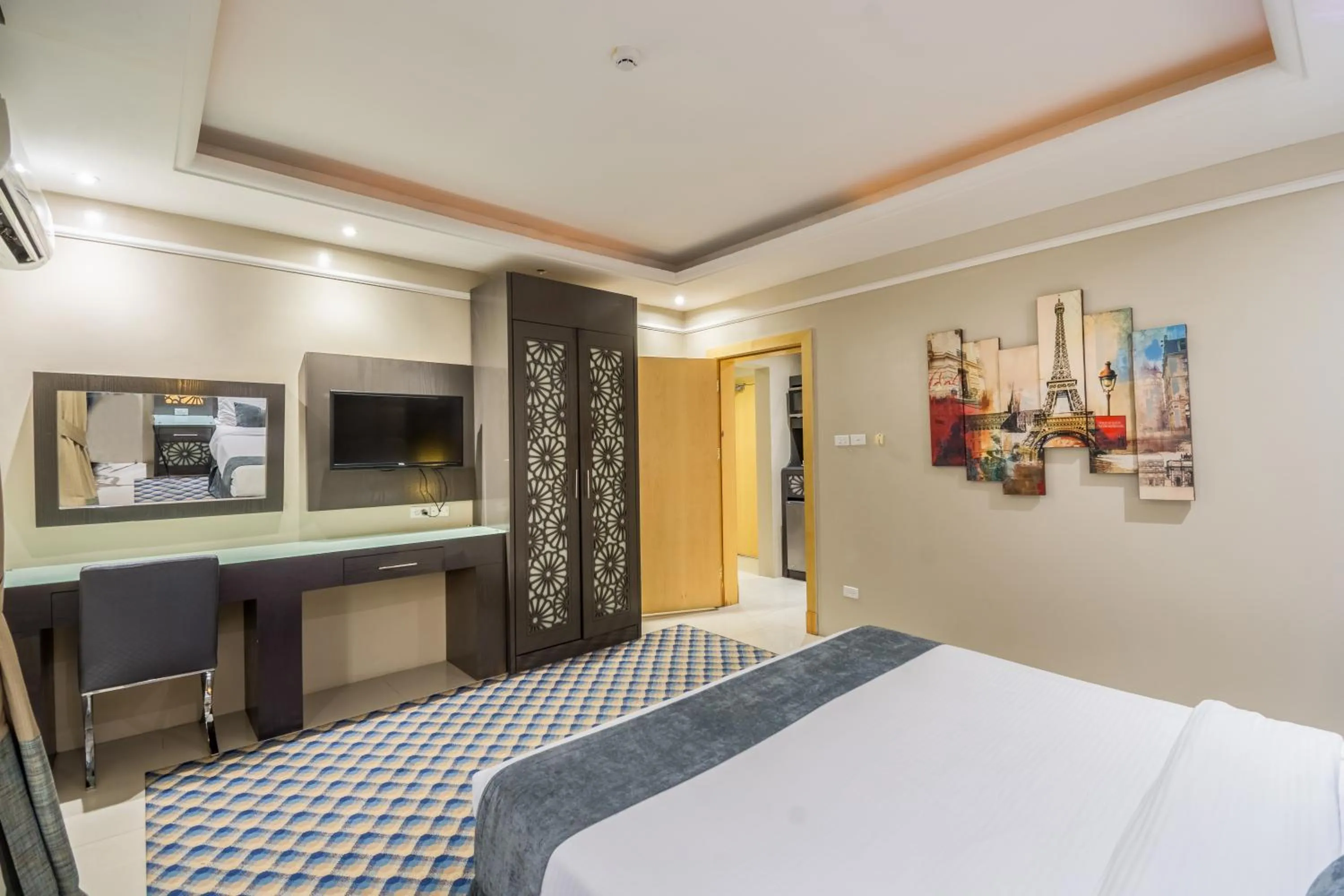 Photo of the whole room in Al Muhaidb Residence Al KHOBAR