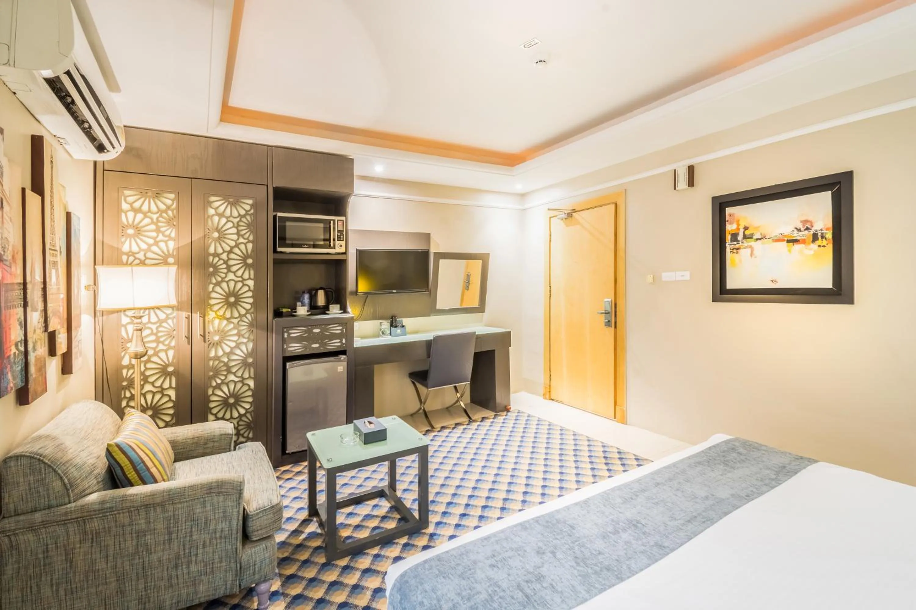 Photo of the whole room in Al Muhaidb Residence Al KHOBAR