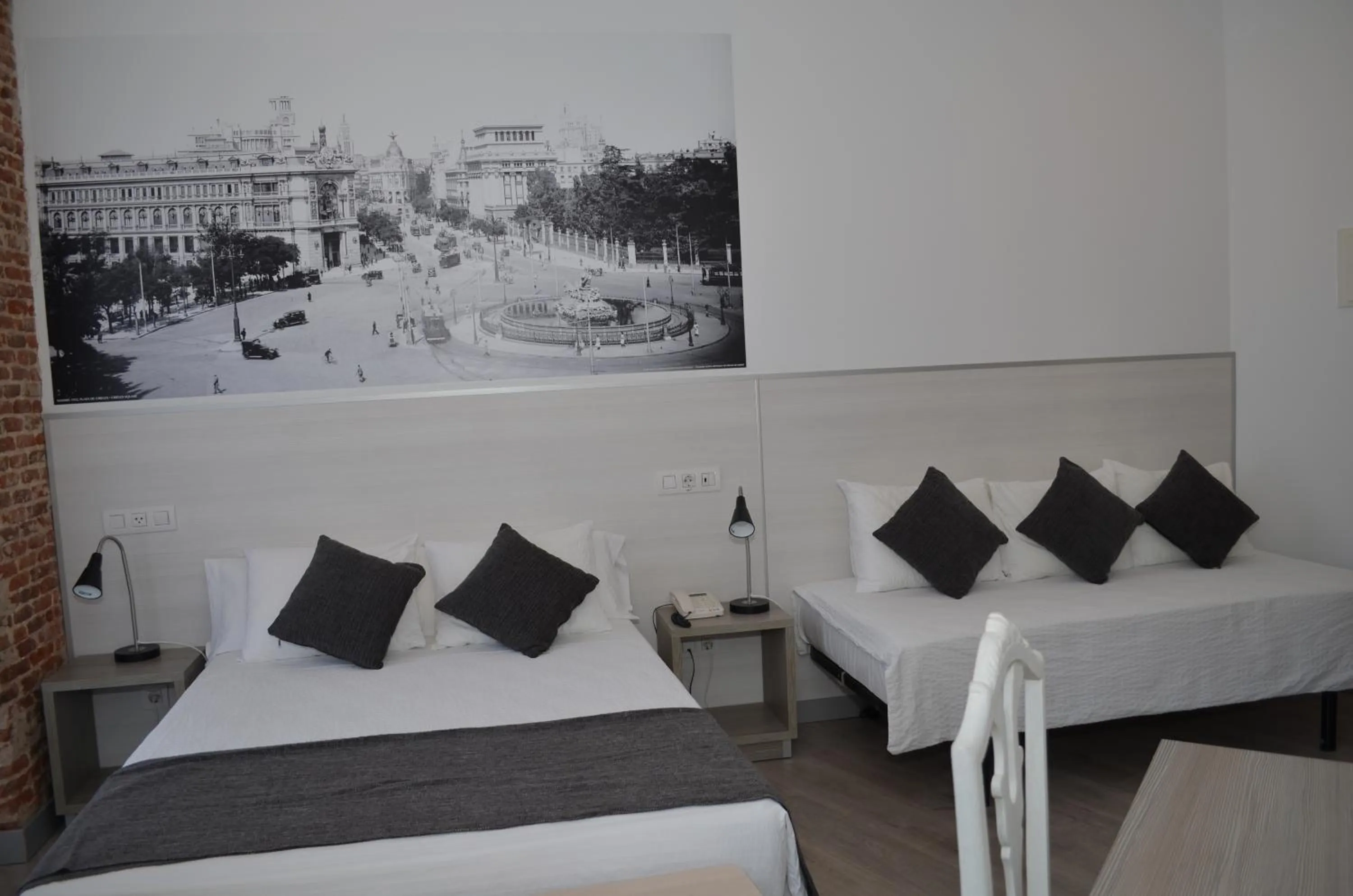 Photo of the whole room, Bed in Hostal San Lorenzo