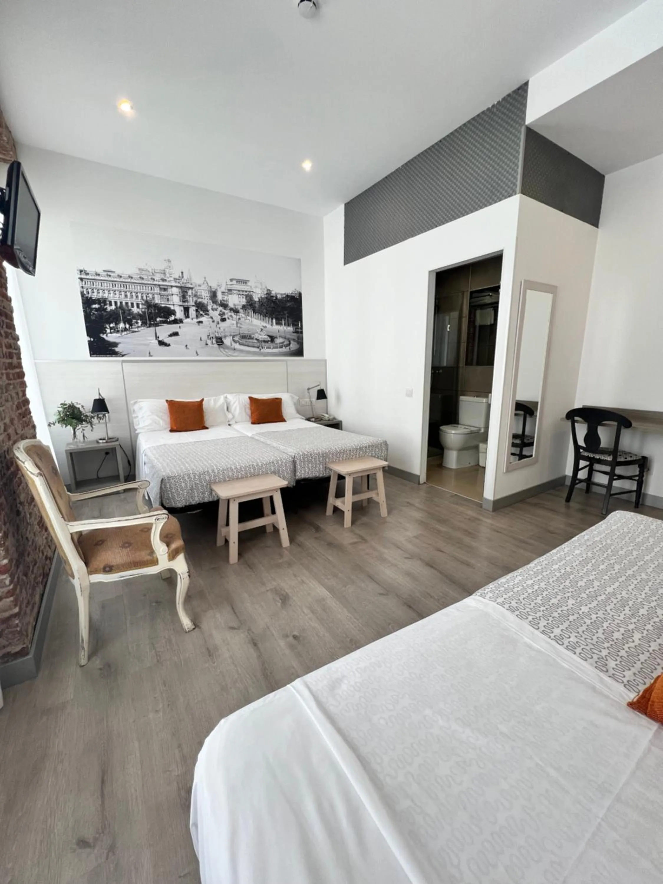 Photo of the whole room, Bed in Hostal San Lorenzo